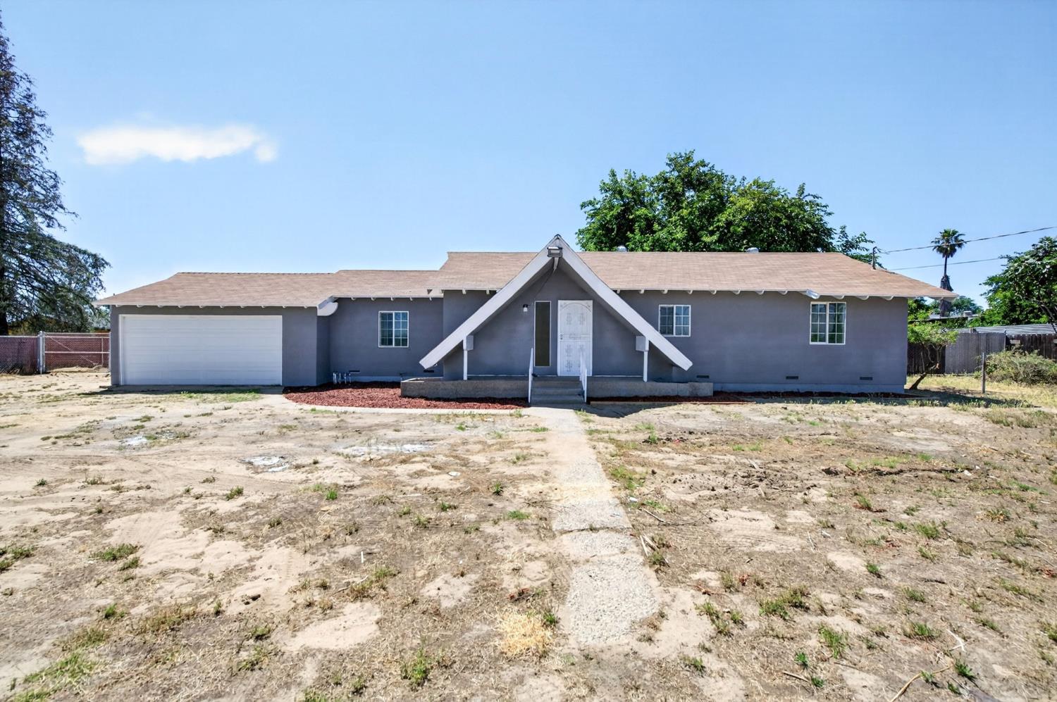 8233 S Elm Ave, Fresno, CA 93706