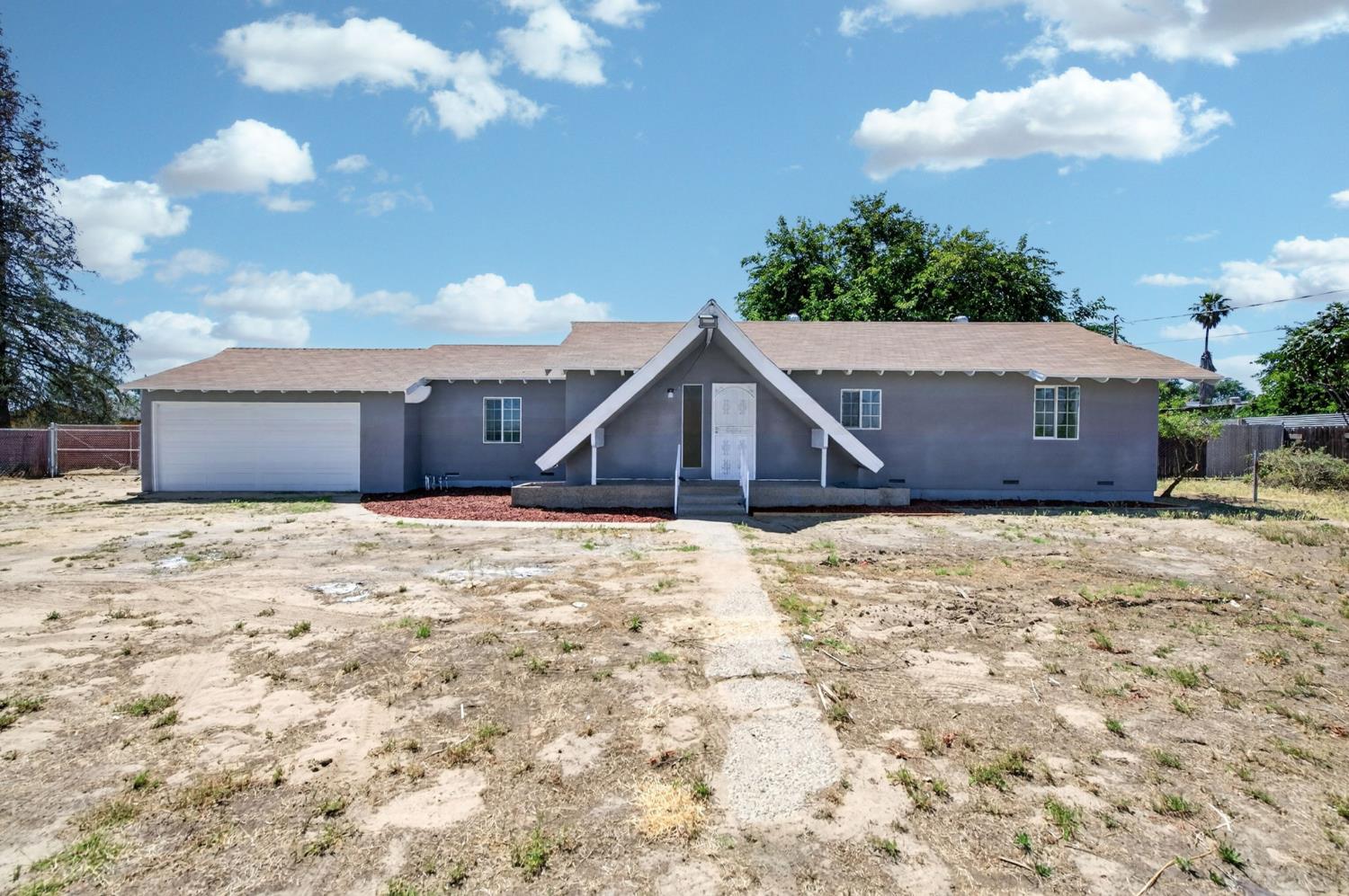 8233 S Elm Ave, Fresno, CA 93706