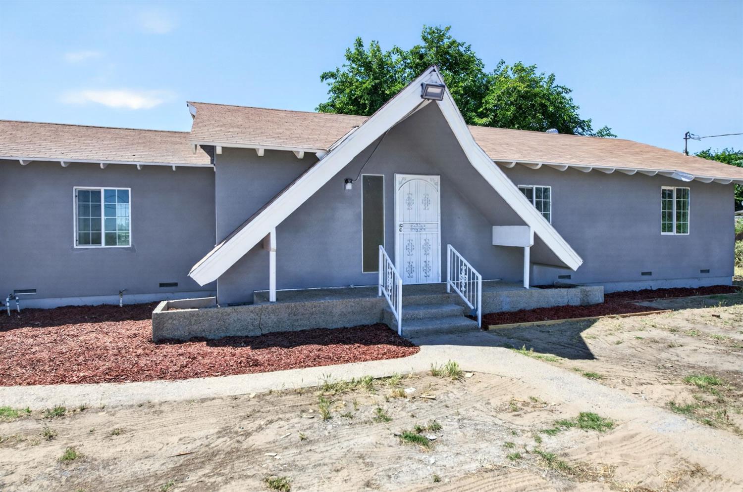 8233 S Elm Ave, Fresno, CA 93706