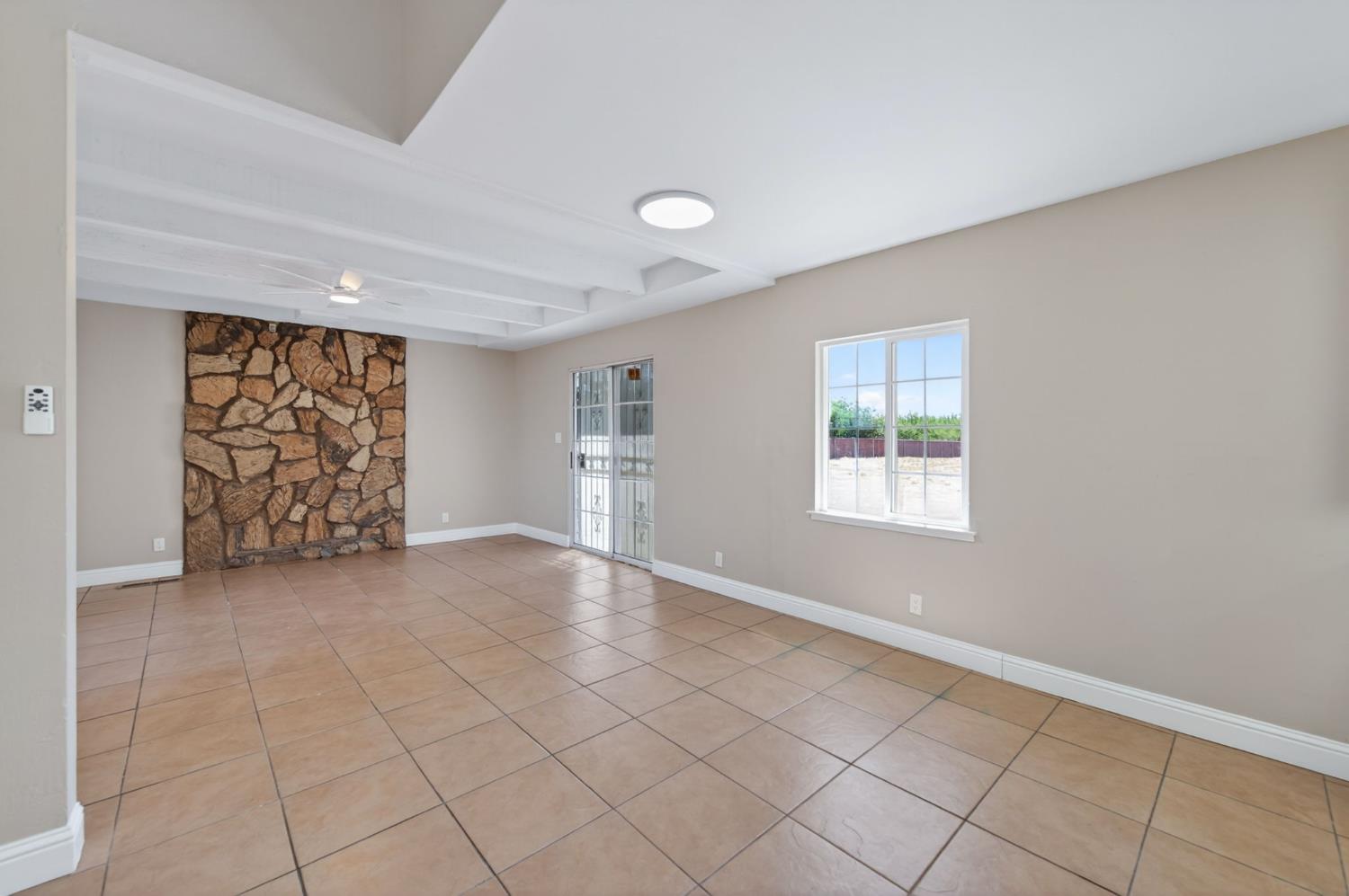 8233 S Elm Ave, Fresno, CA 93706