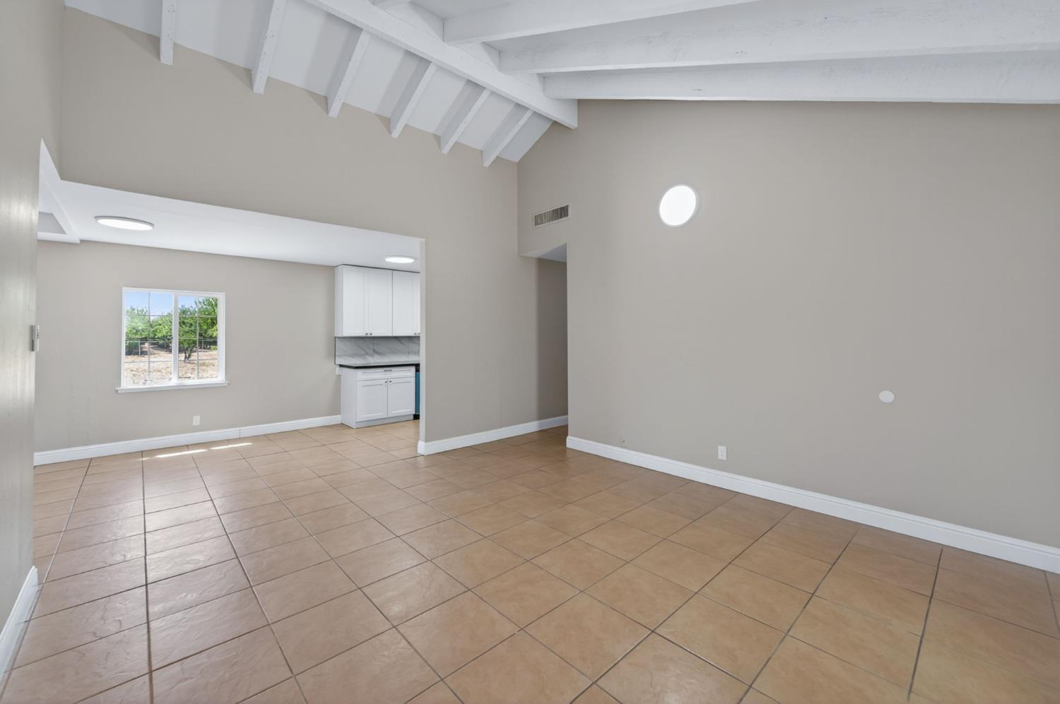 8233 S Elm Ave, Fresno, CA 93706