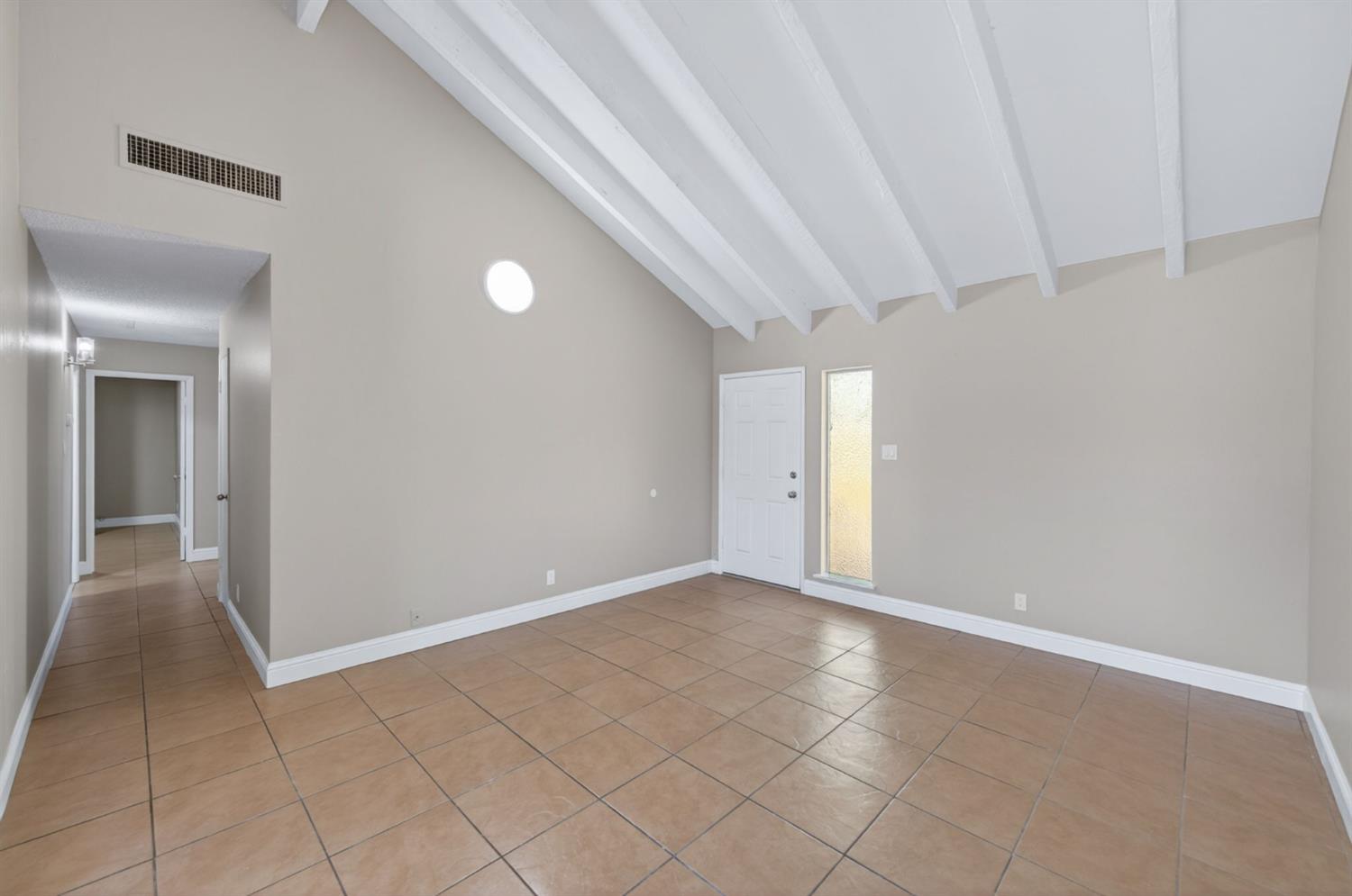 8233 S Elm Ave, Fresno, CA 93706
