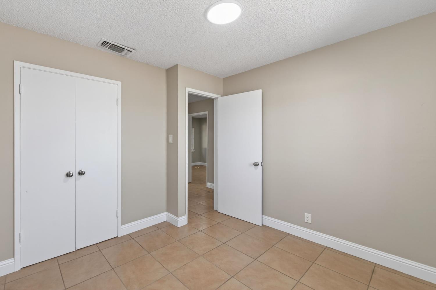 8233 S Elm Ave, Fresno, CA 93706