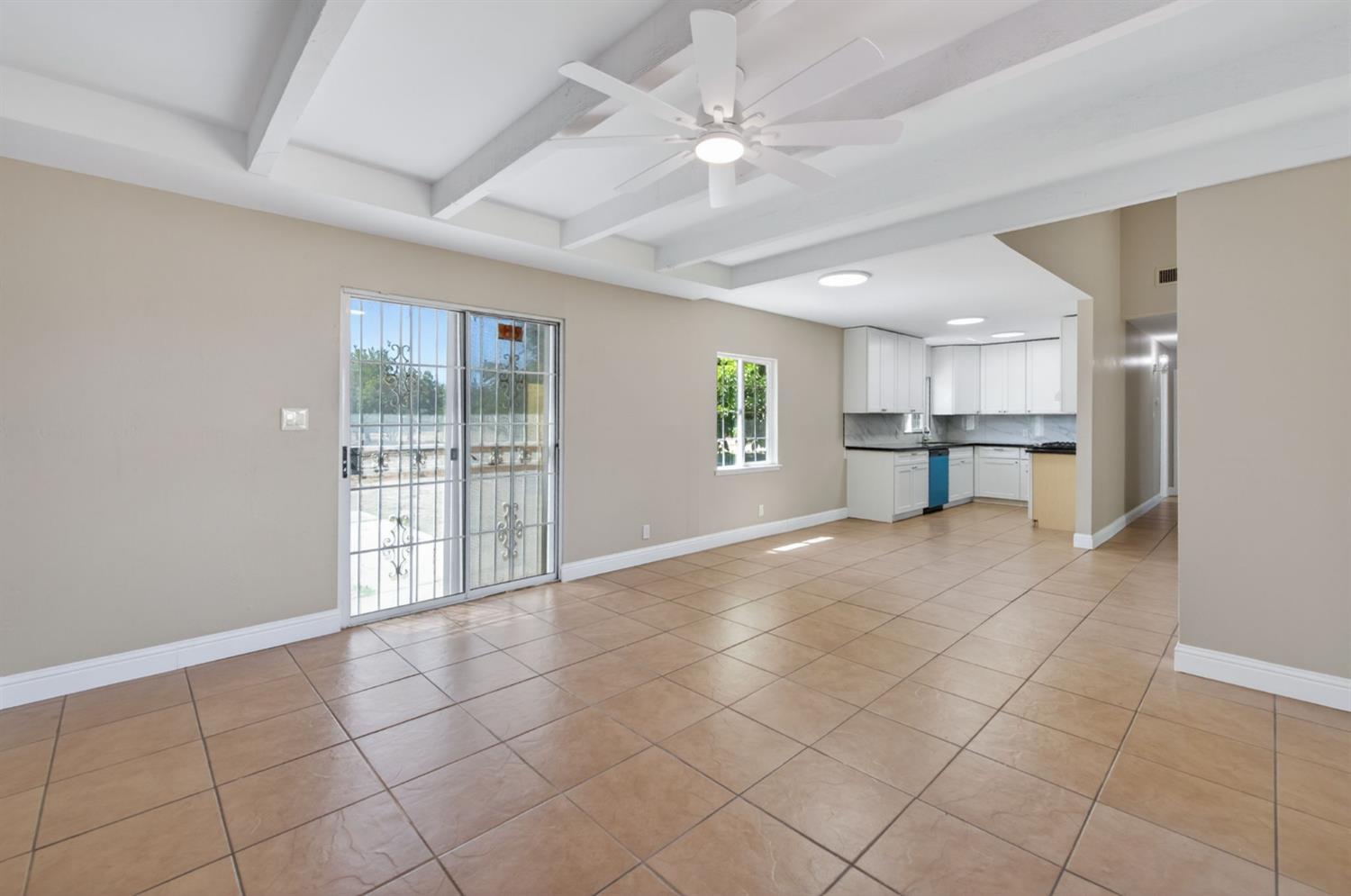 8233 S Elm Ave, Fresno, CA 93706