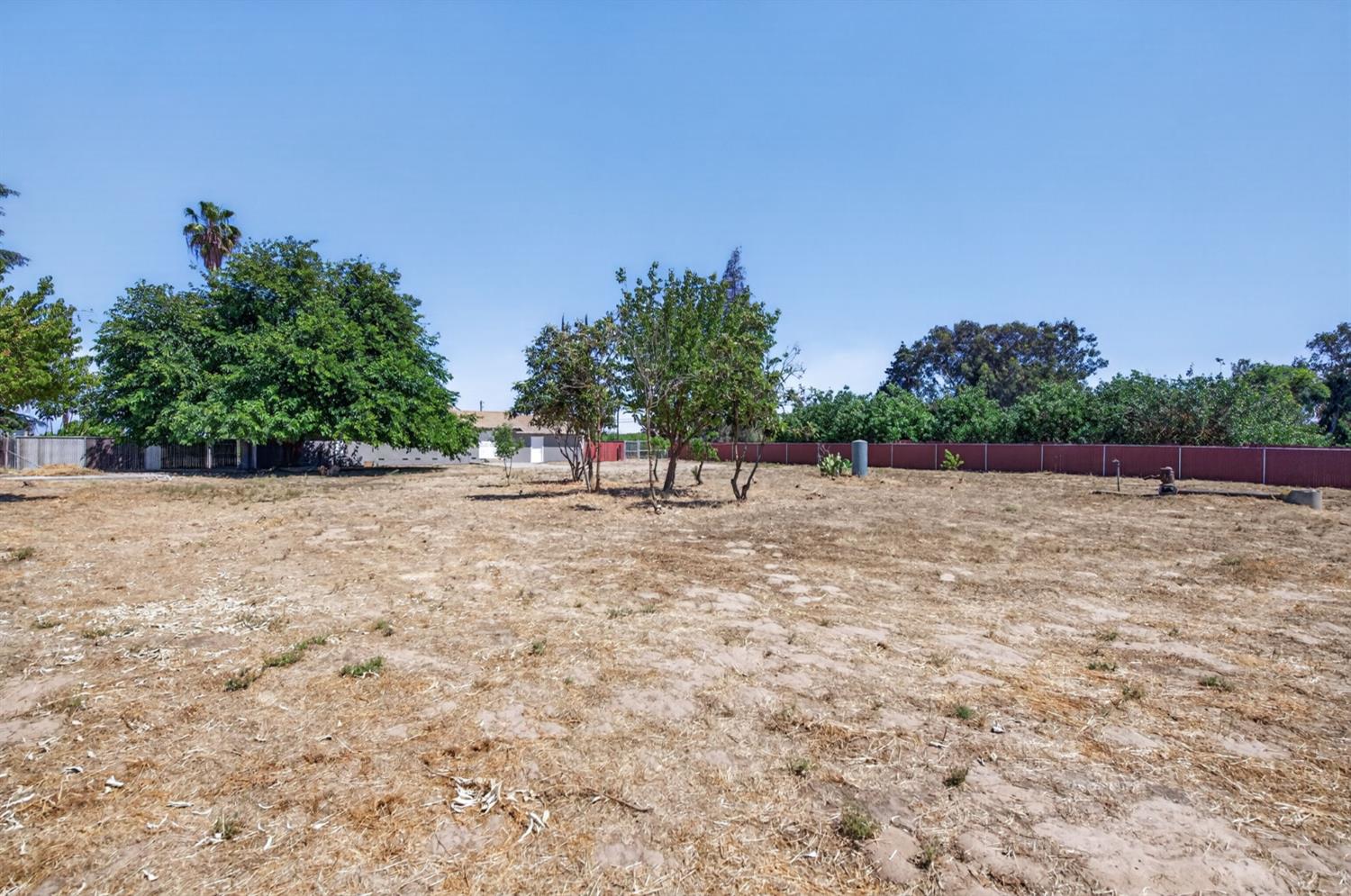 8233 S Elm Ave, Fresno, CA 93706