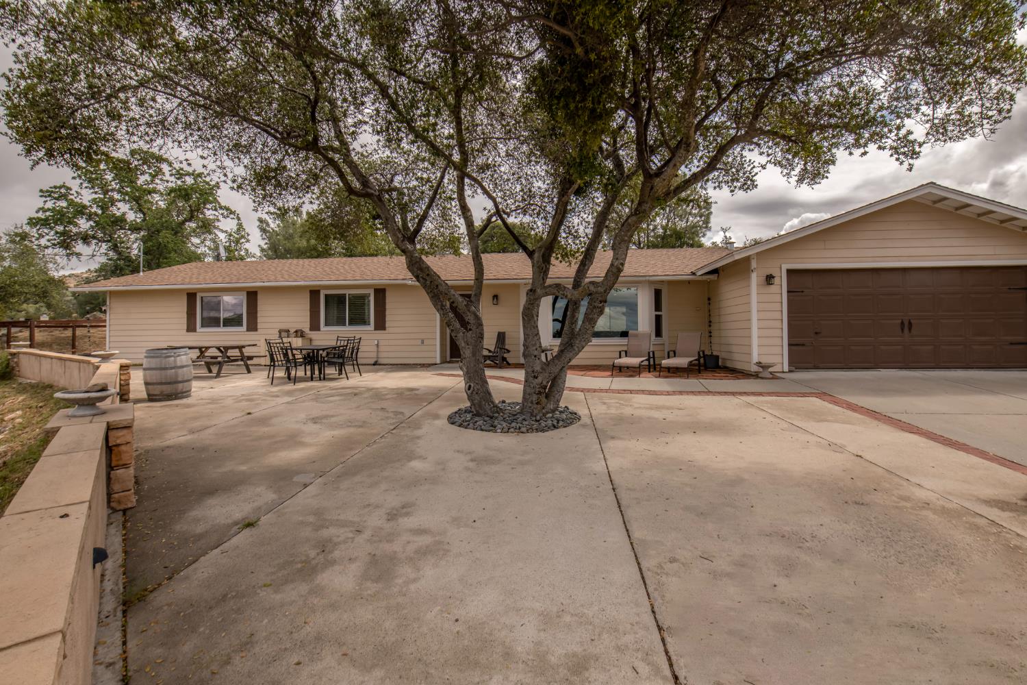 29395 Revis Rd, Coarsegold, CA 93614