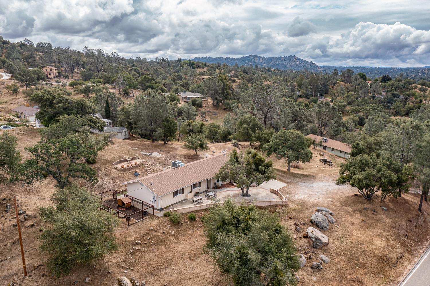 29395 Revis Rd, Coarsegold, CA 93614
