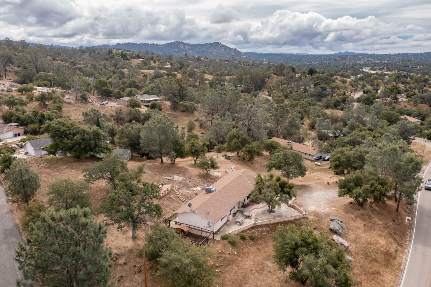 29395 Revis Rd, Coarsegold, CA 93614