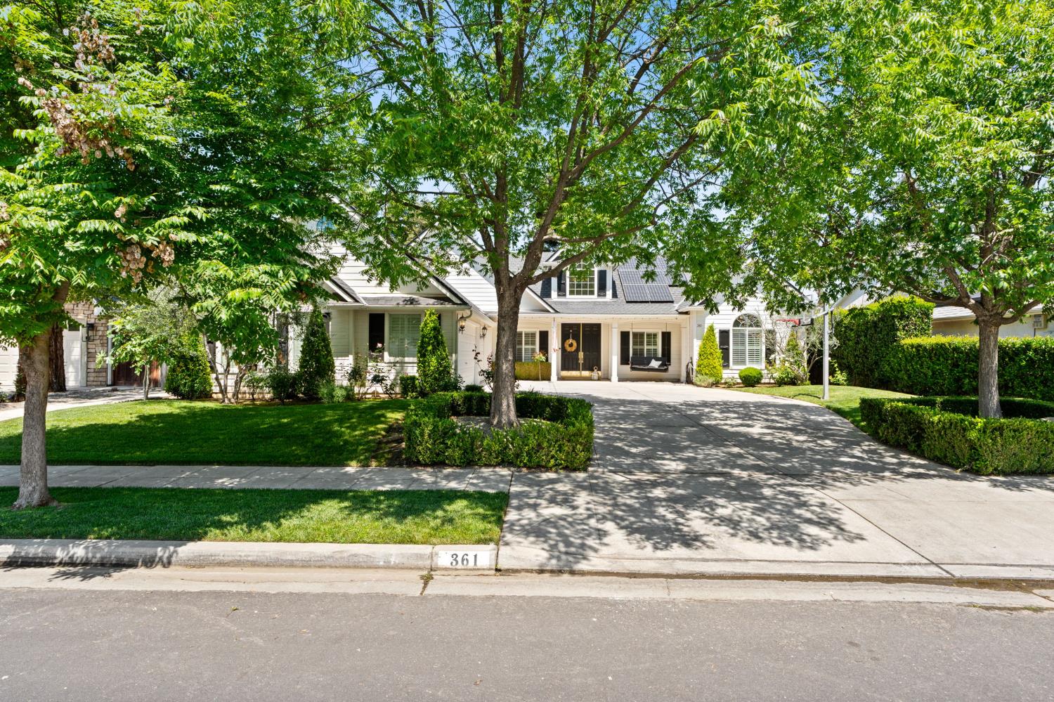 361 W Warwick Ave, Clovis, CA 93619