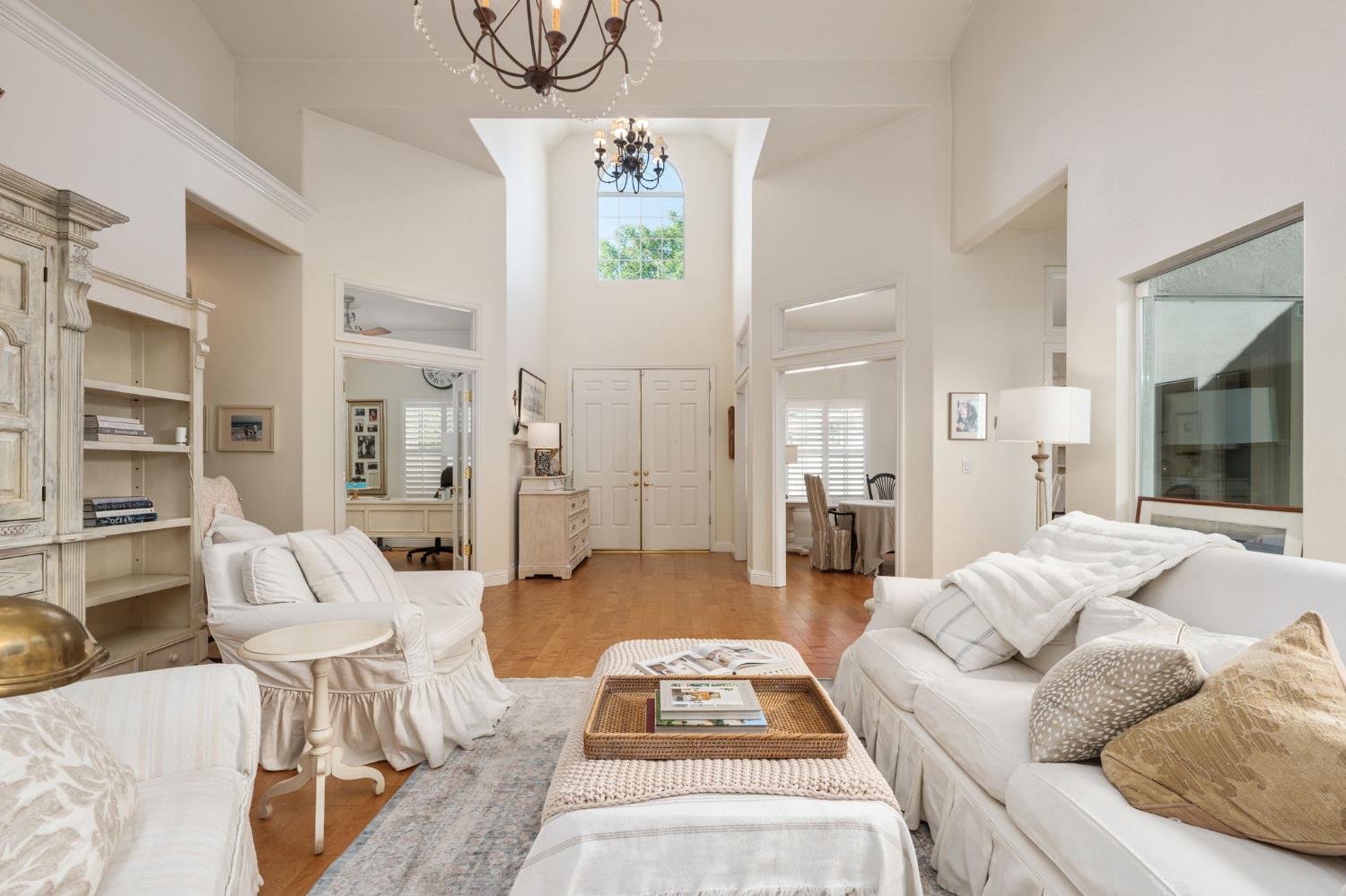 361 W Warwick Ave, Clovis, CA 93619