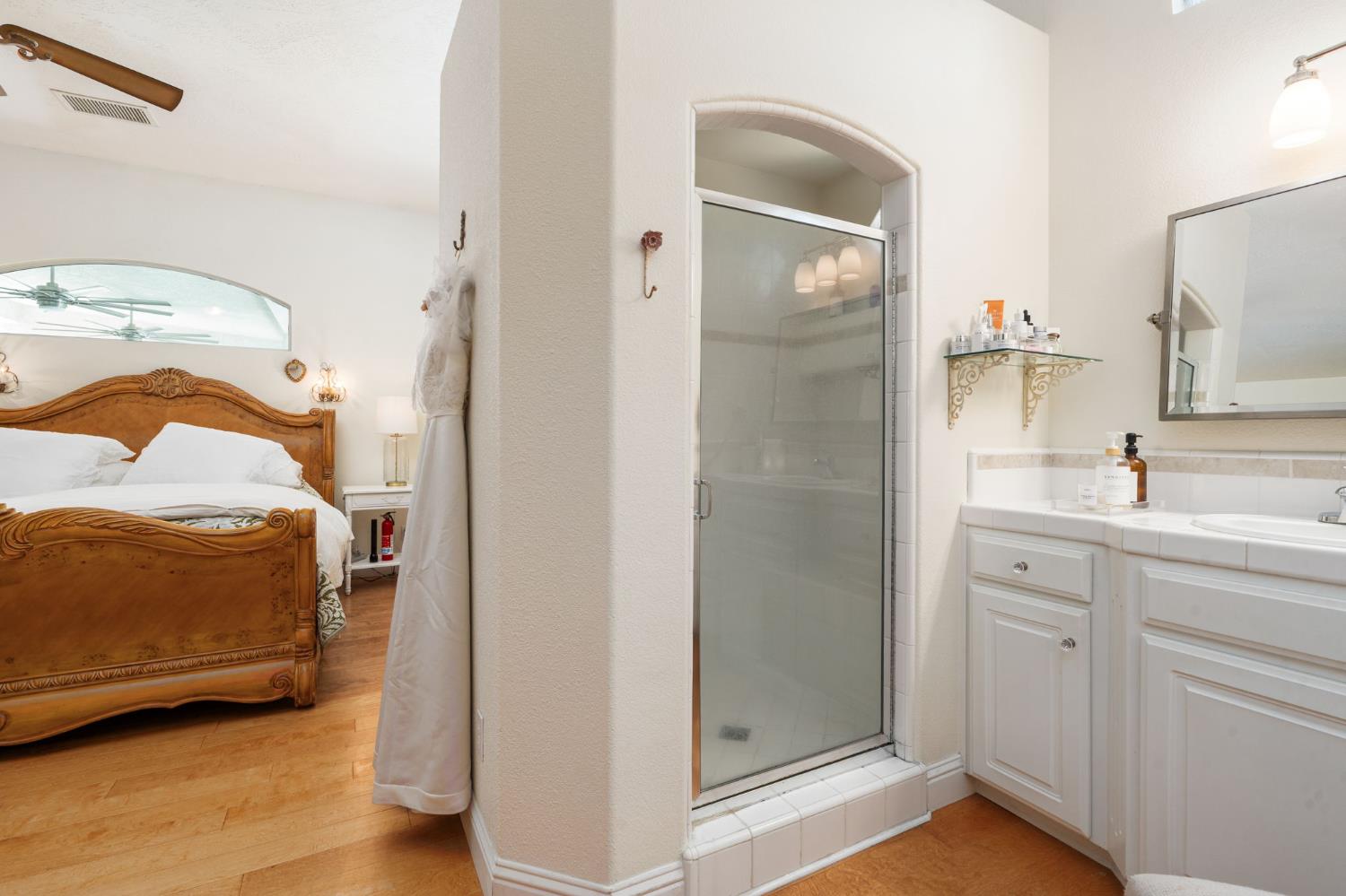 361 W Warwick Ave, Clovis, CA 93619
