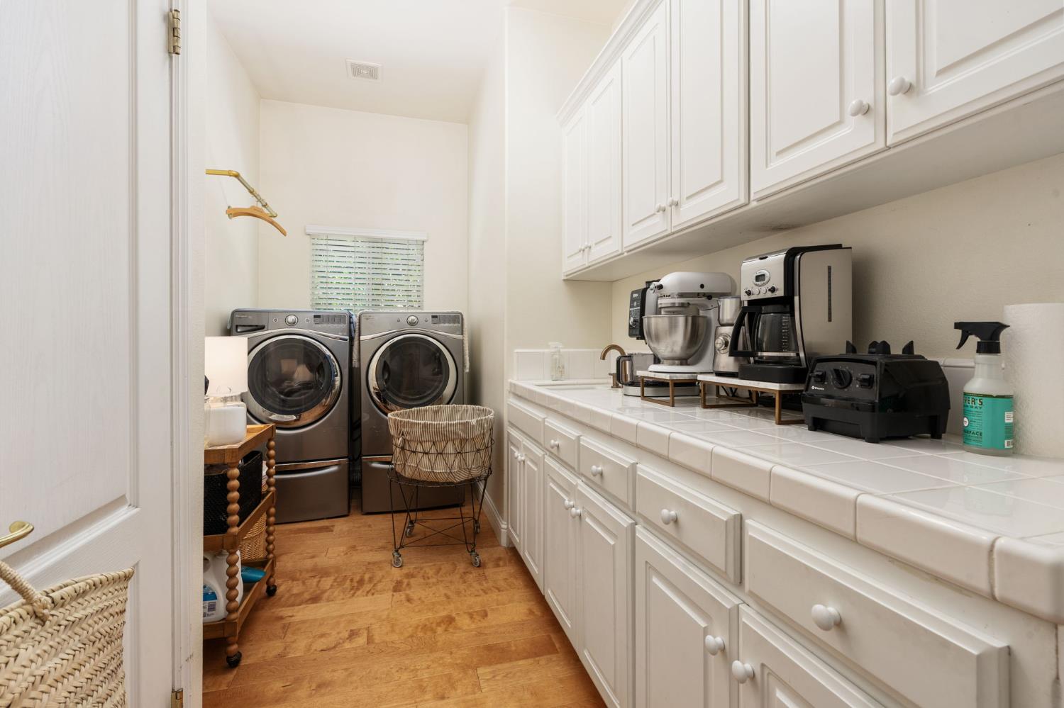 361 W Warwick Ave, Clovis, CA 93619