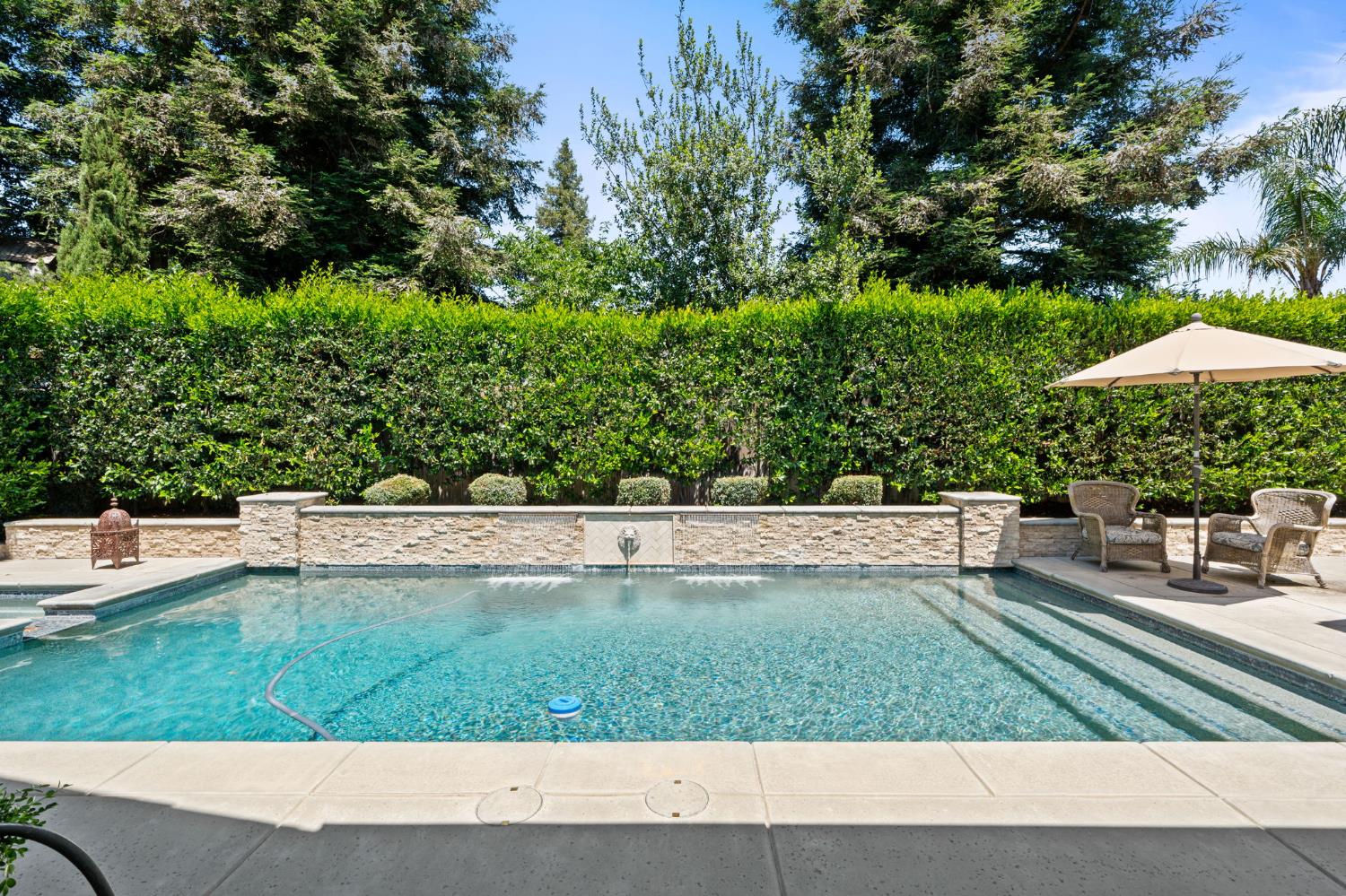 361 W Warwick Ave, Clovis, CA 93619