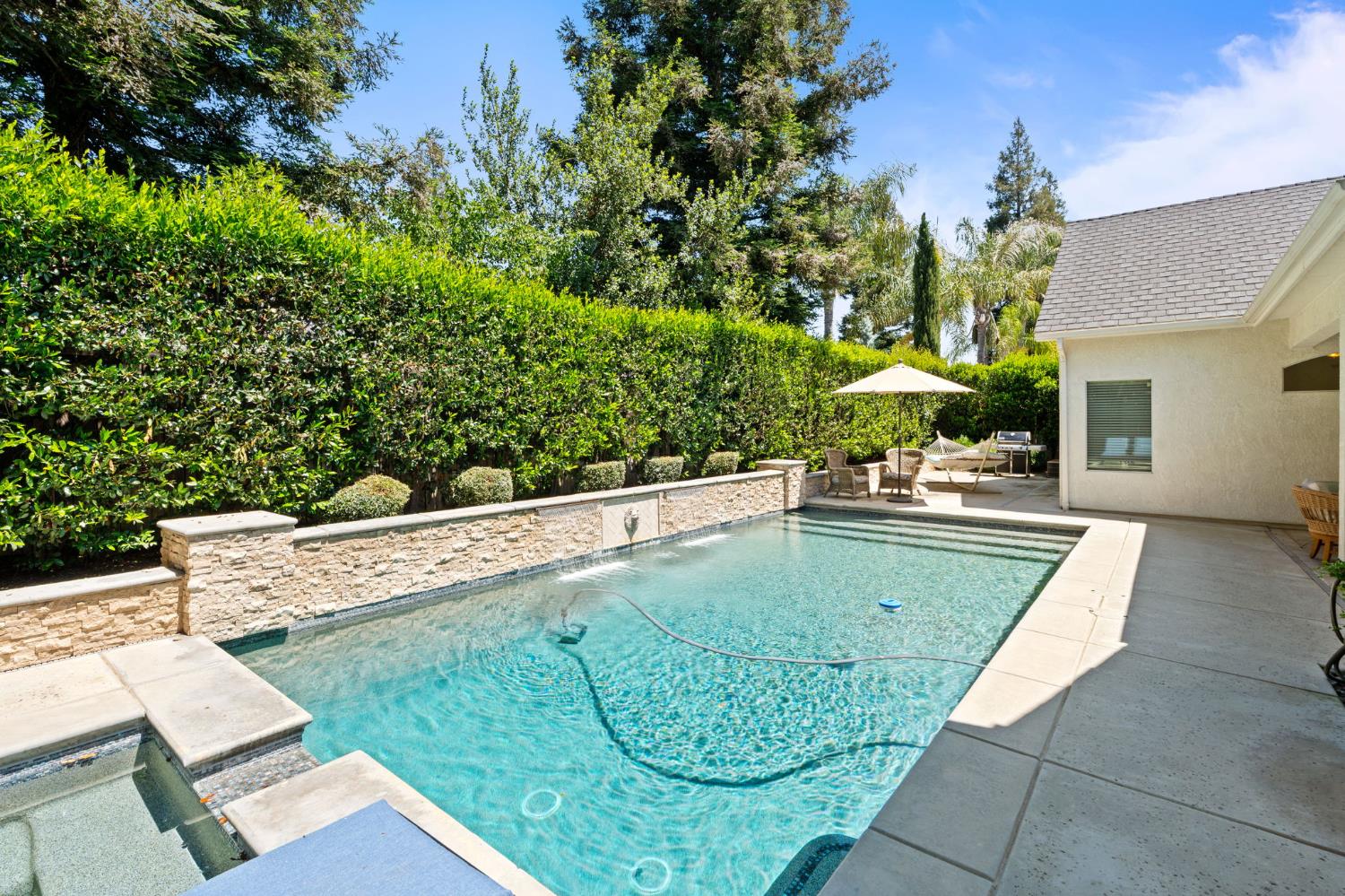 361 W Warwick Ave, Clovis, CA 93619