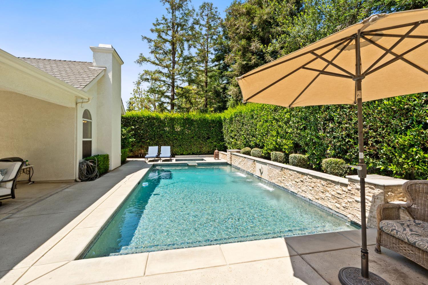 361 W Warwick Ave, Clovis, CA 93619