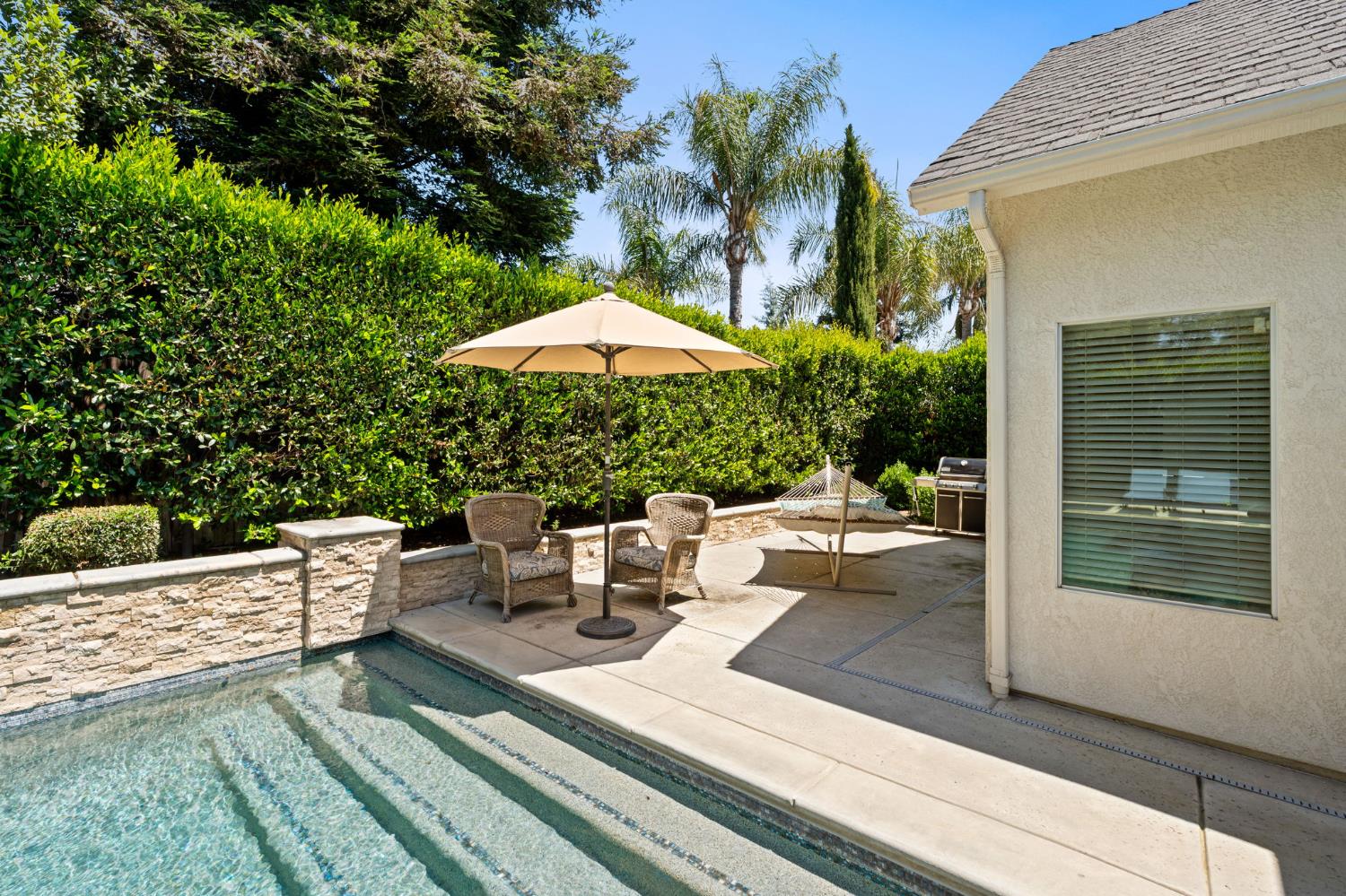 361 W Warwick Ave, Clovis, CA 93619