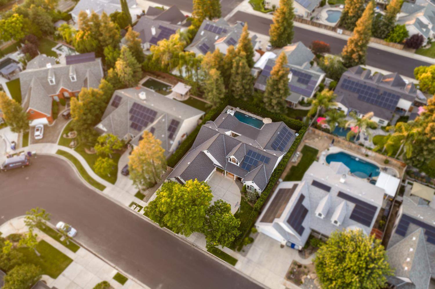 361 W Warwick Ave, Clovis, CA 93619