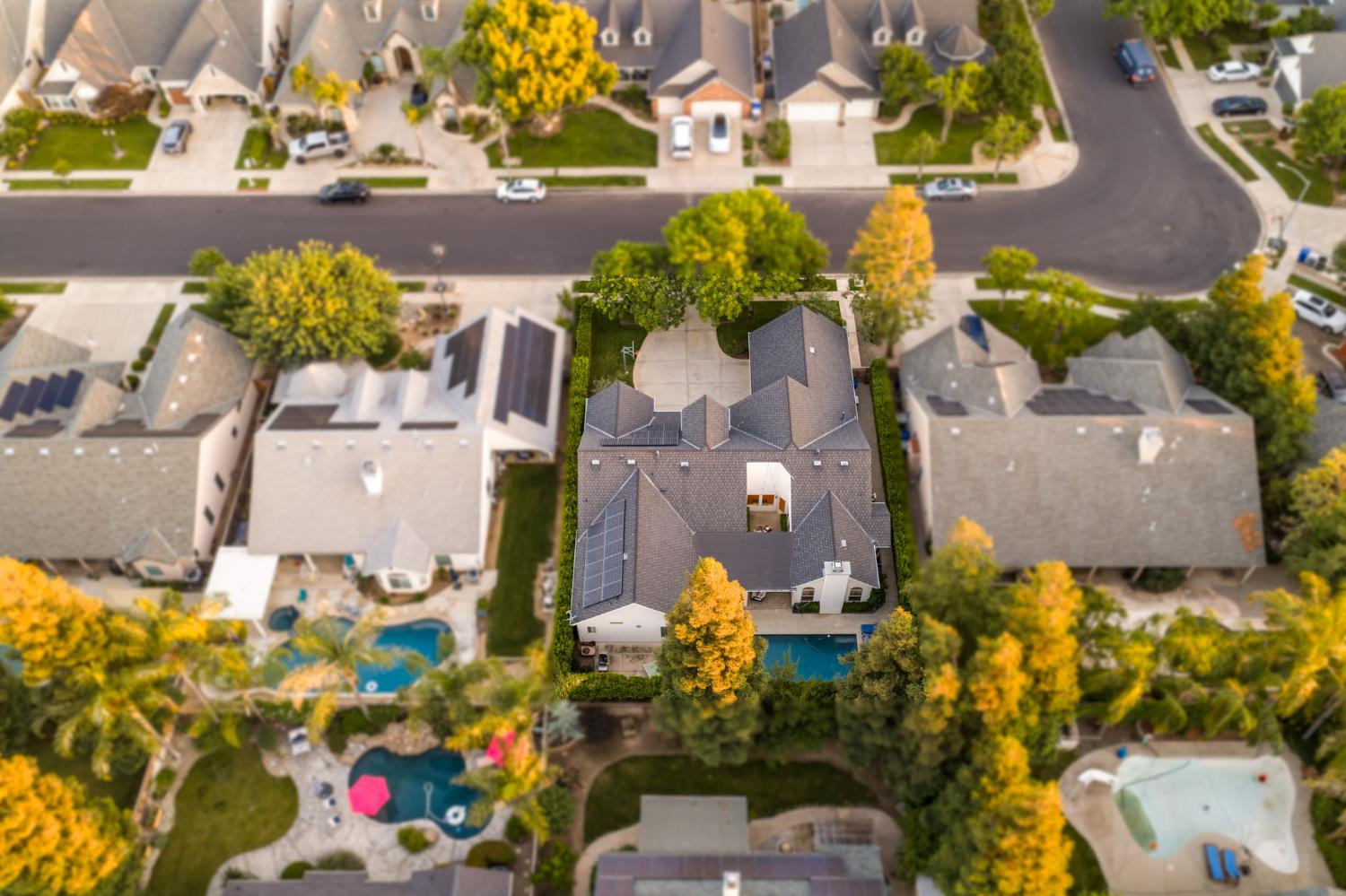 361 W Warwick Ave, Clovis, CA 93619