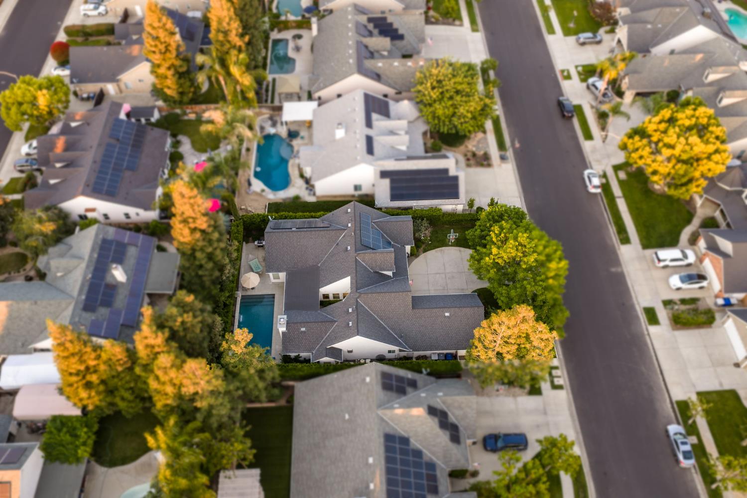 361 W Warwick Ave, Clovis, CA 93619