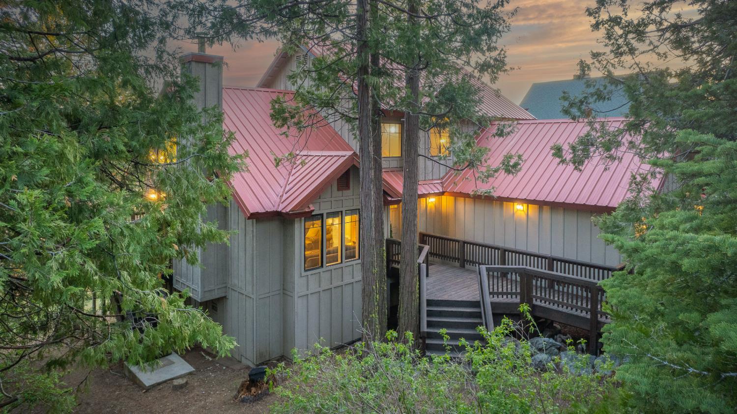 39571 Crest Point Ln, Shaver Lake, CA 93664