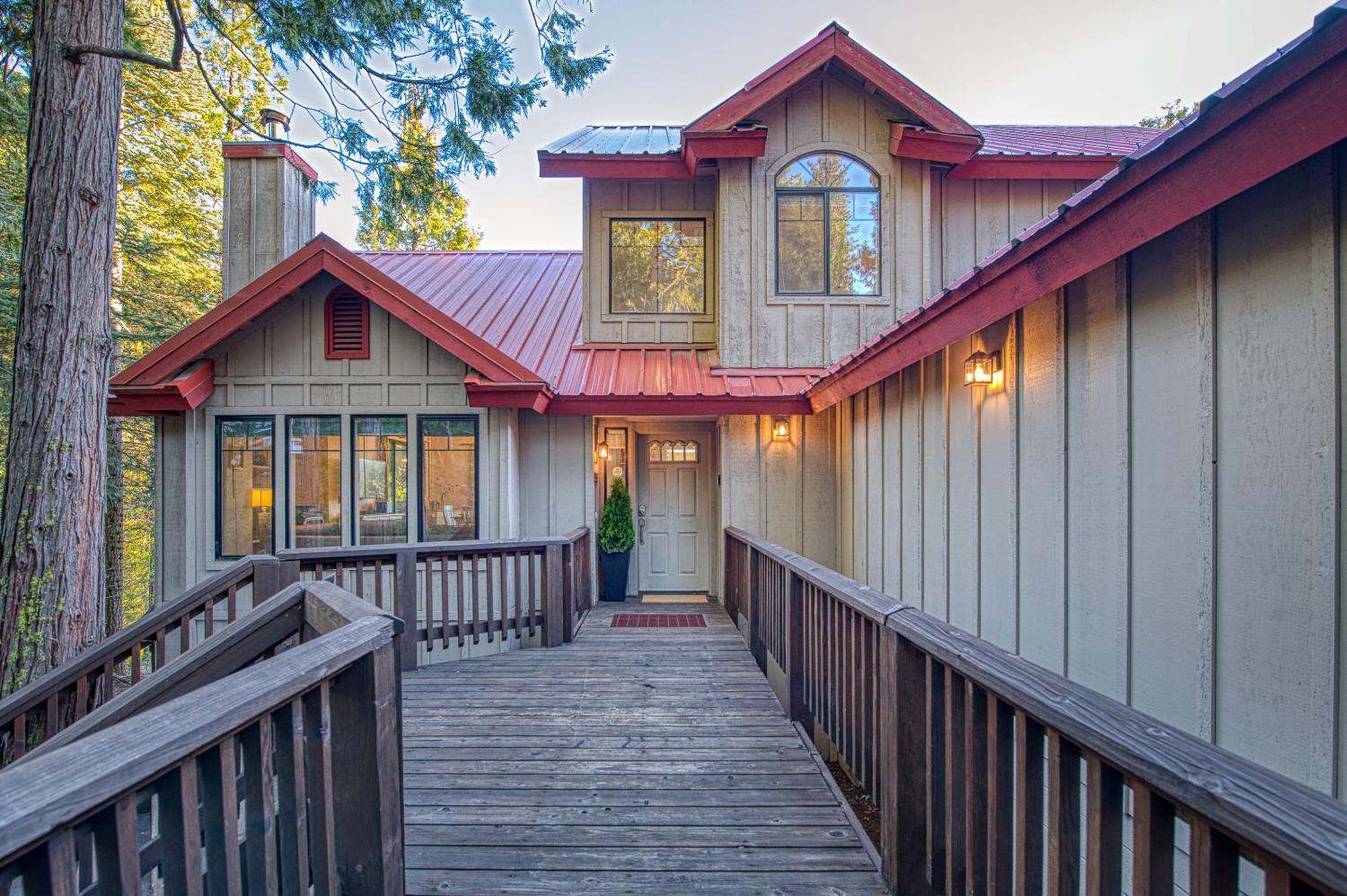 39571 Crest Point Ln, Shaver Lake, CA 93664