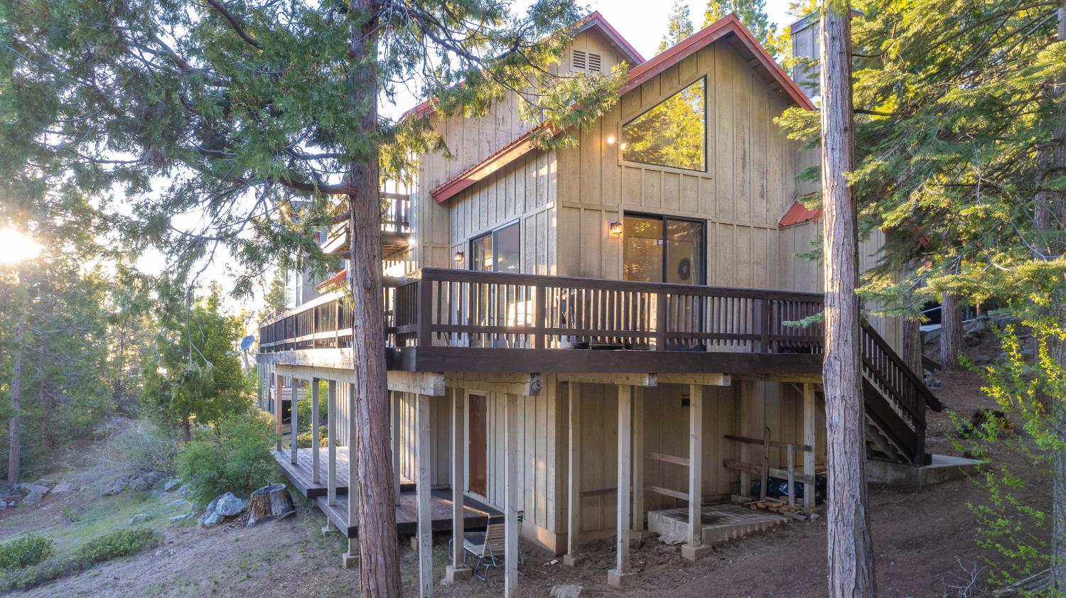 39571 Crest Point Ln, Shaver Lake, CA 93664