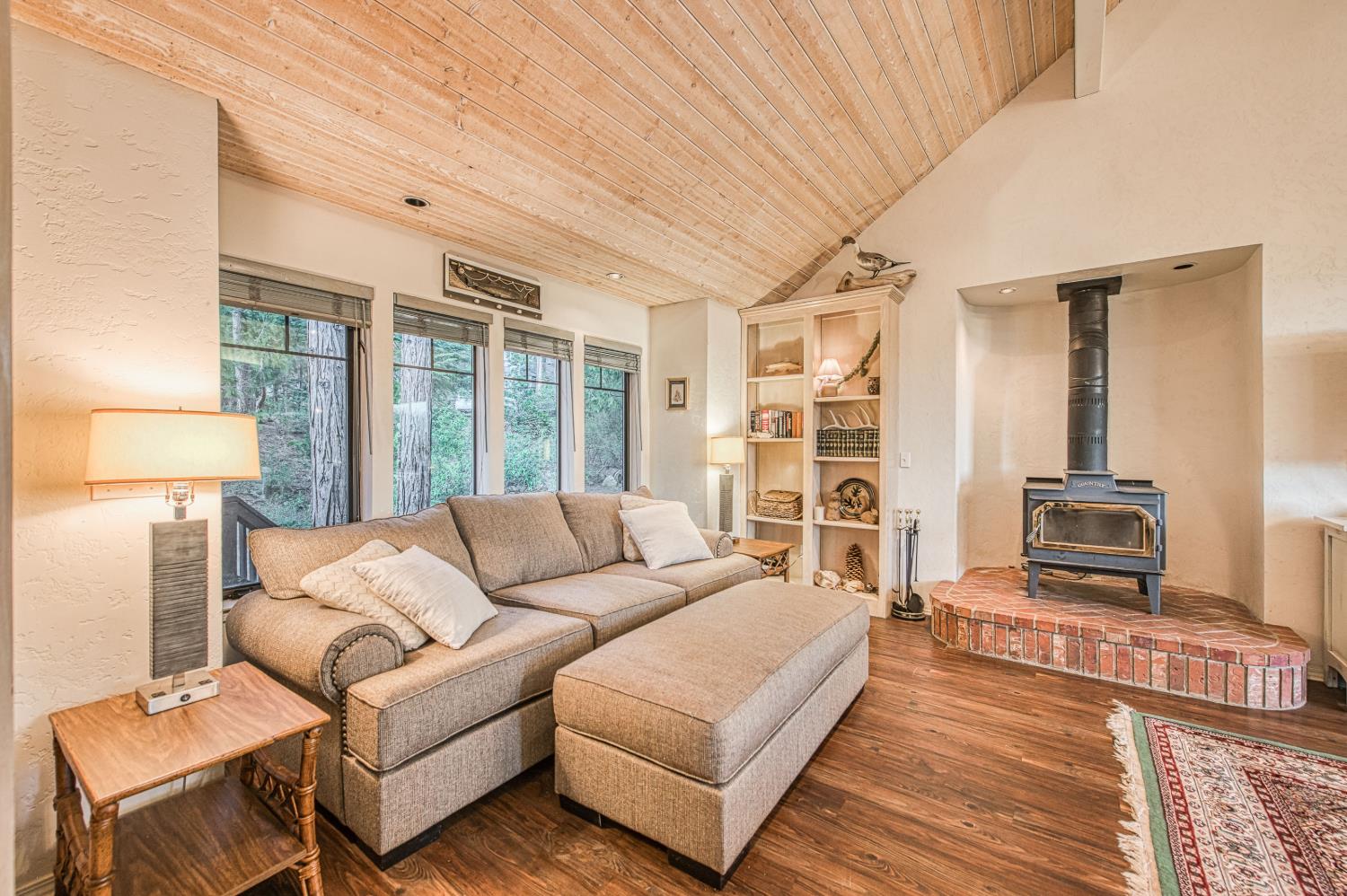 39571 Crest Point Ln, Shaver Lake, CA 93664