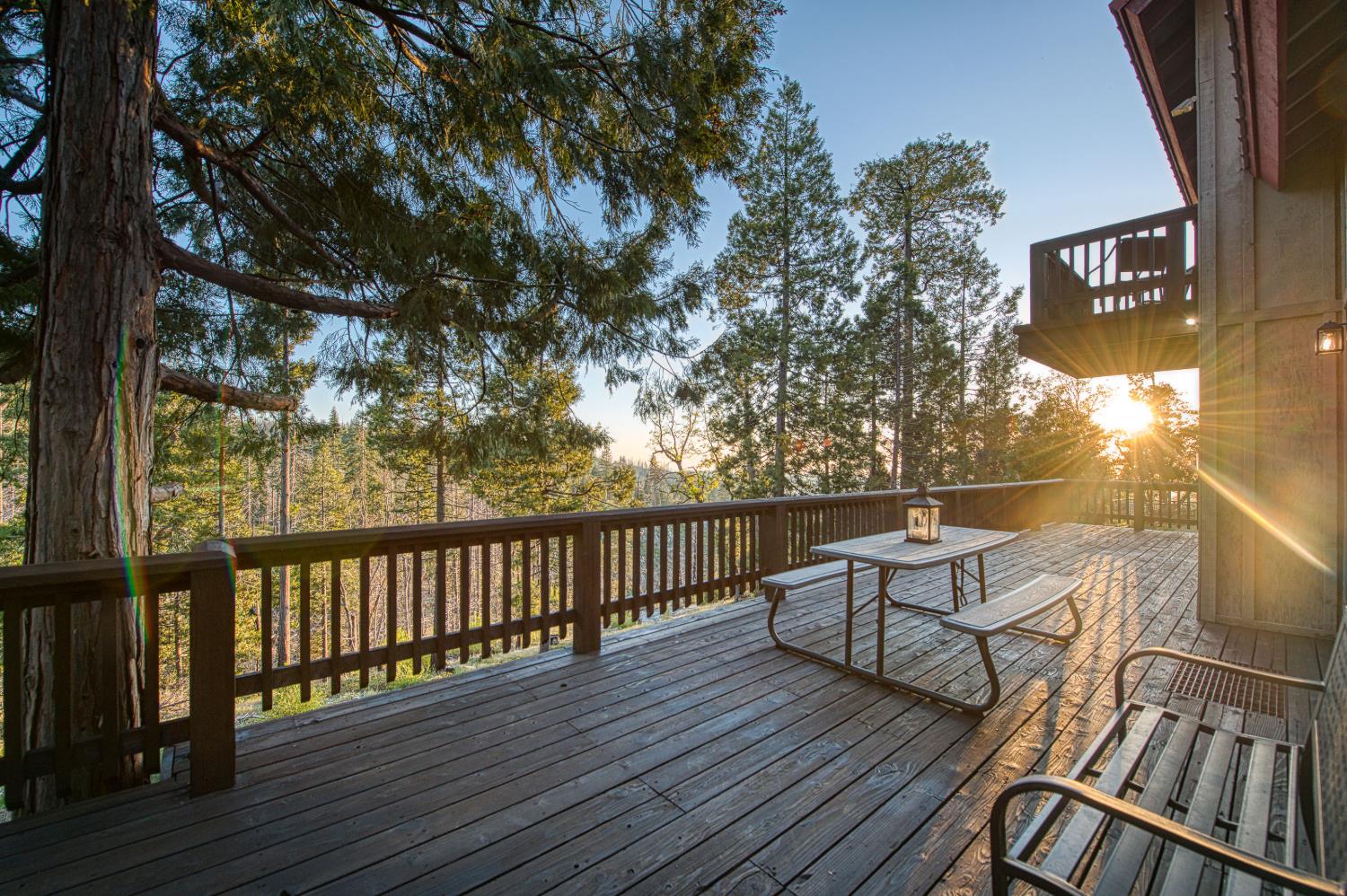 39571 Crest Point Ln, Shaver Lake, CA 93664