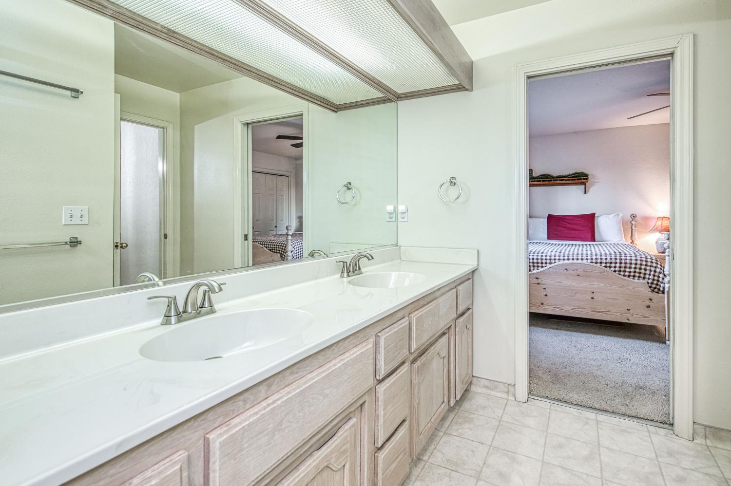 39571 Crest Point Ln, Shaver Lake, CA 93664