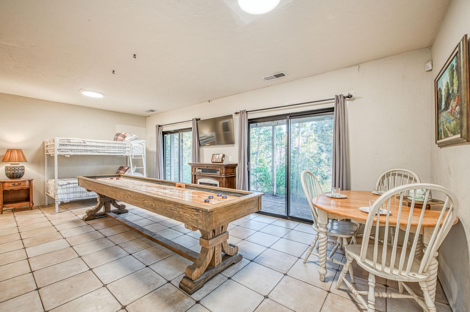 39571 Crest Point Ln, Shaver Lake, CA 93664