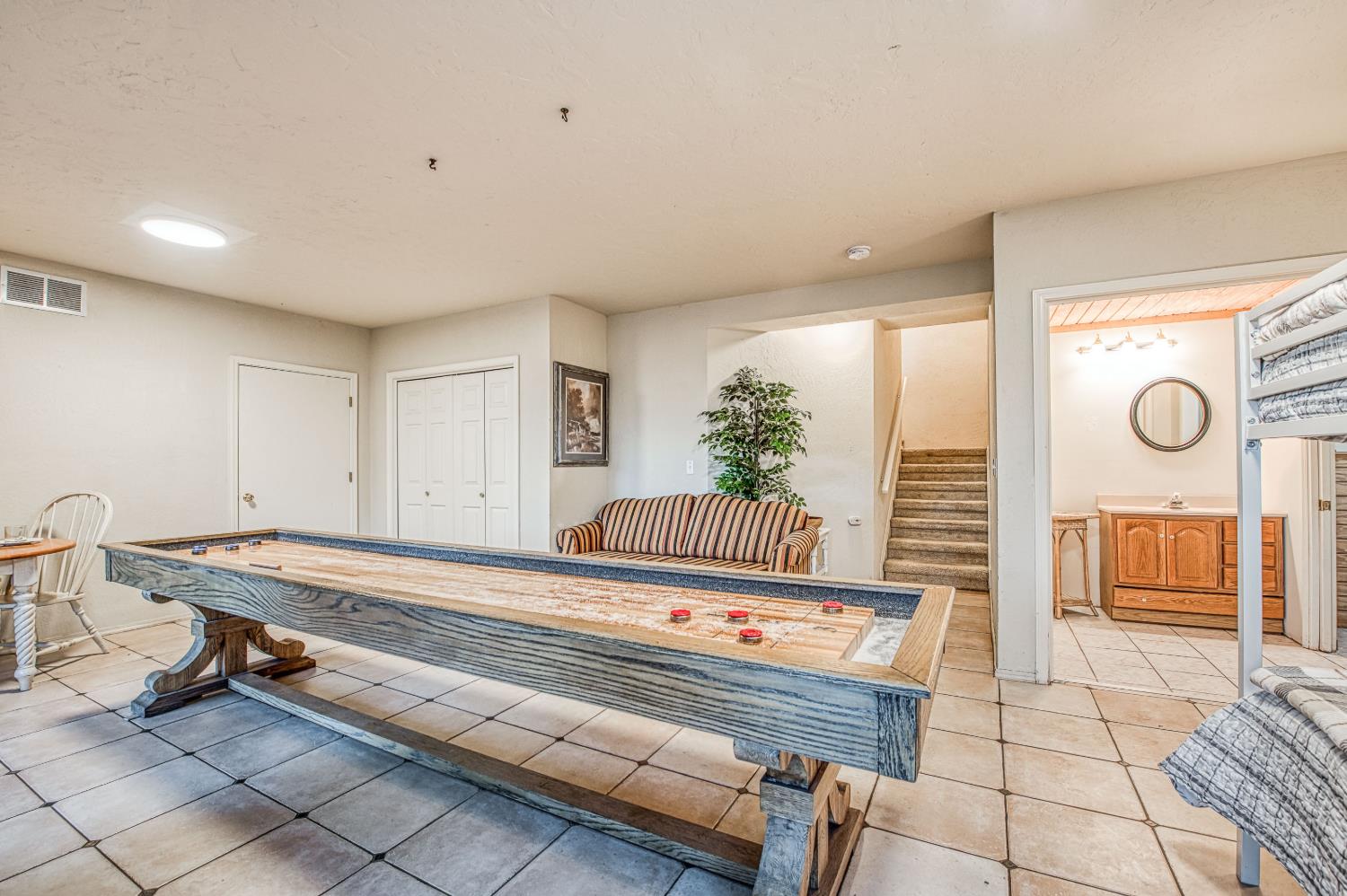 39571 Crest Point Ln, Shaver Lake, CA 93664