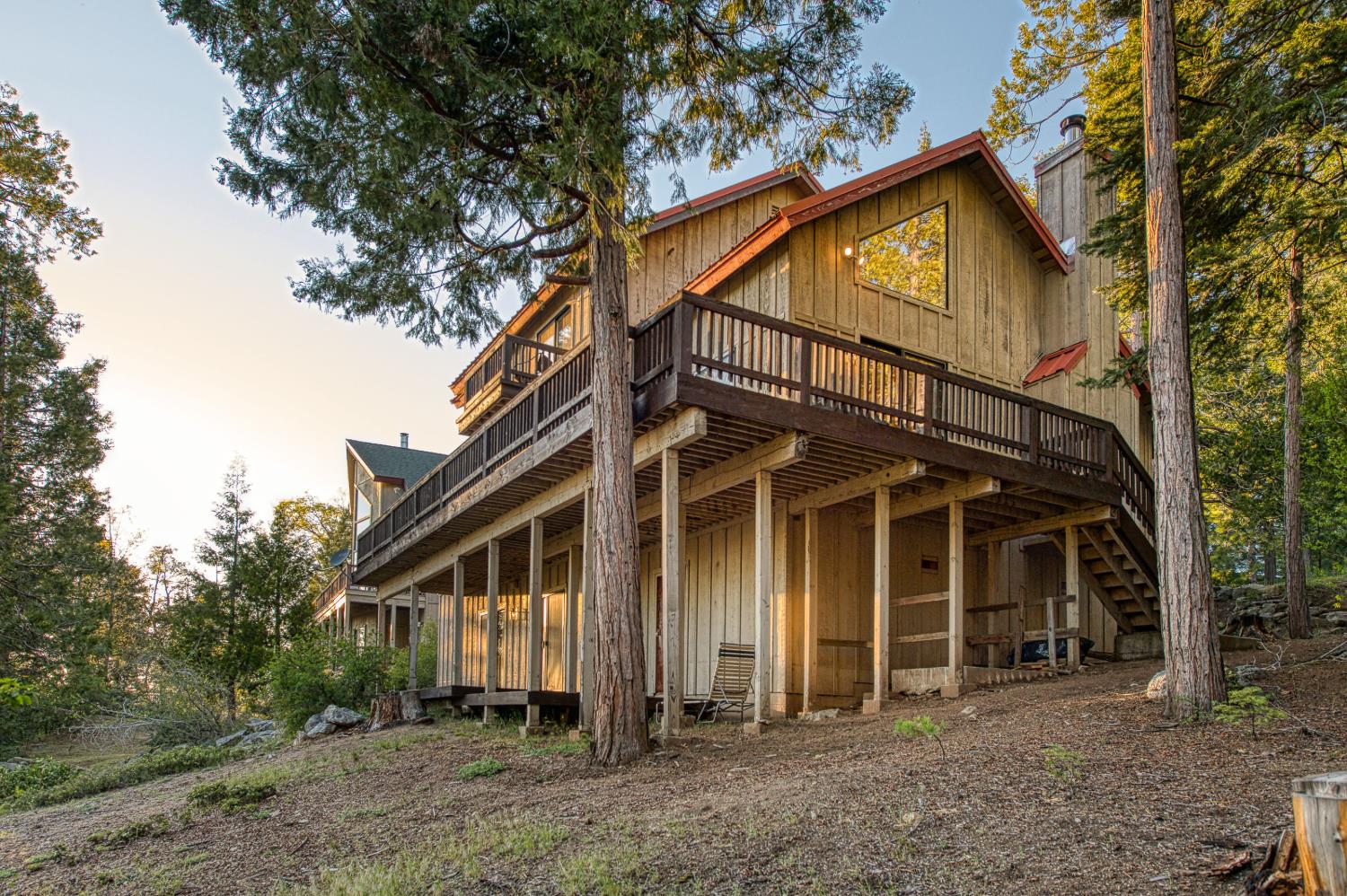 39571 Crest Point Ln, Shaver Lake, CA 93664