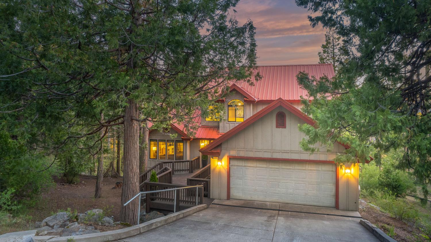 39571 Crest Point Ln, Shaver Lake, CA 93664