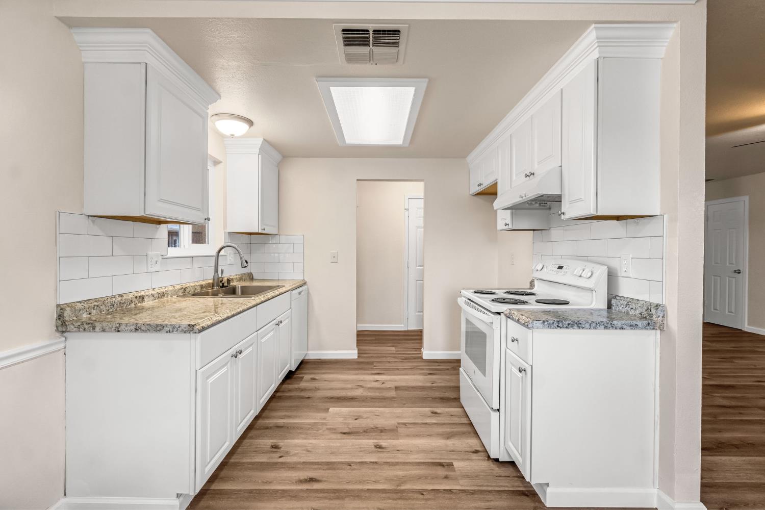 1595 N Pleasant Ave #101, Fresno, CA 93728