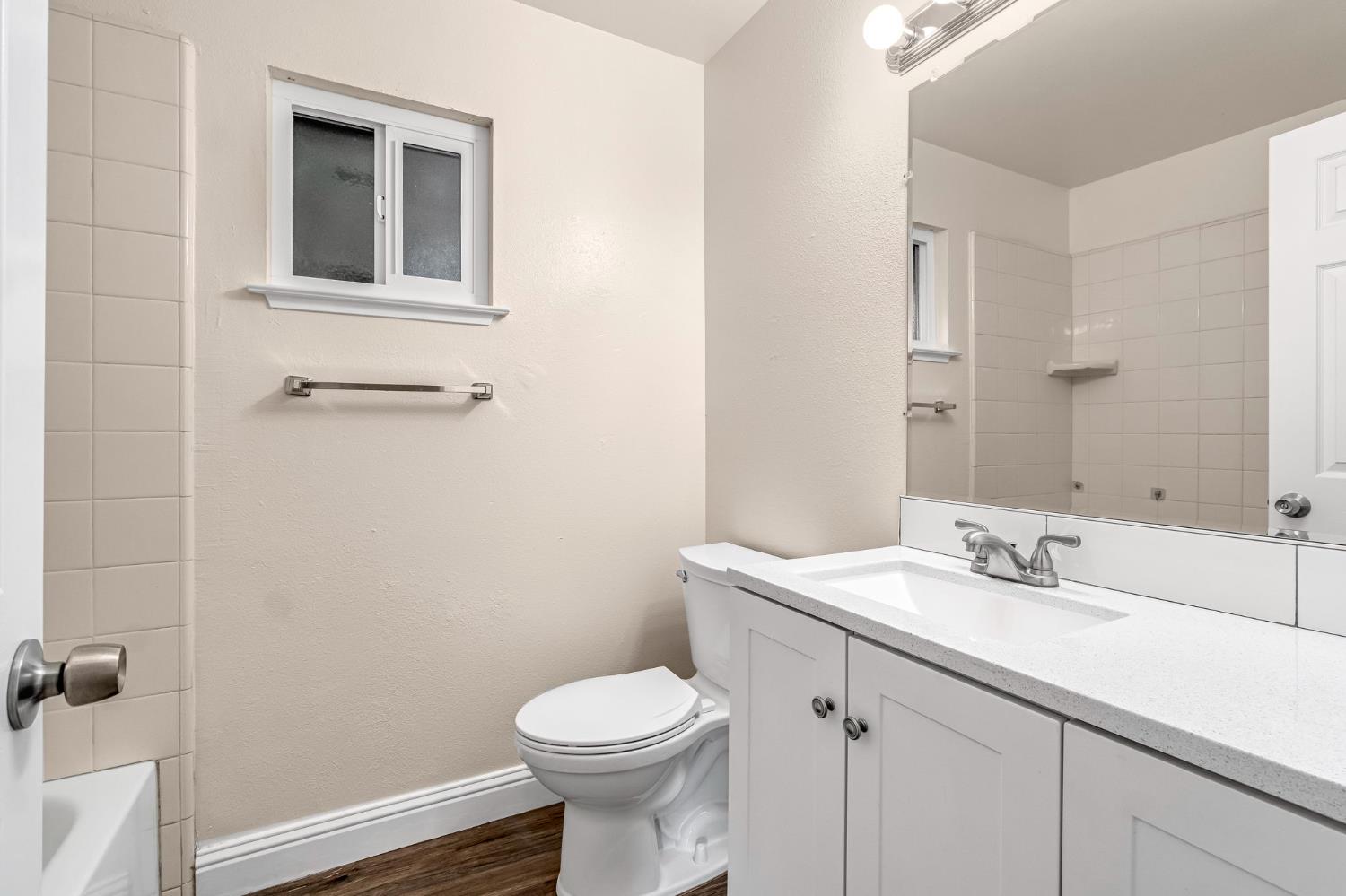 1595 N Pleasant Ave #101, Fresno, CA 93728