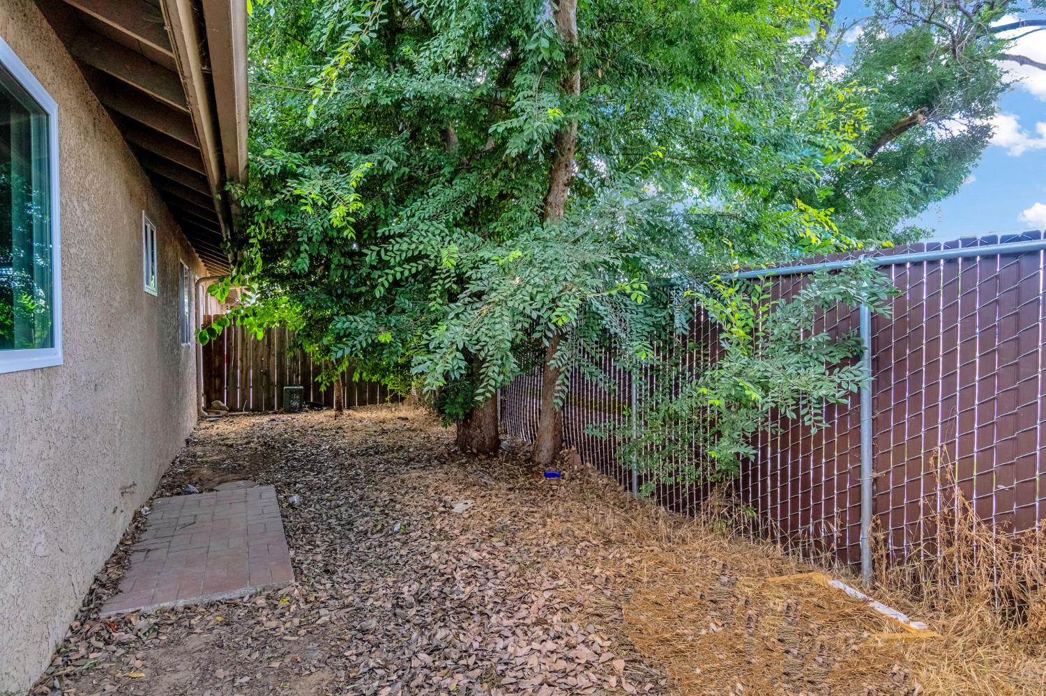 1595 N Pleasant Ave #101, Fresno, CA 93728