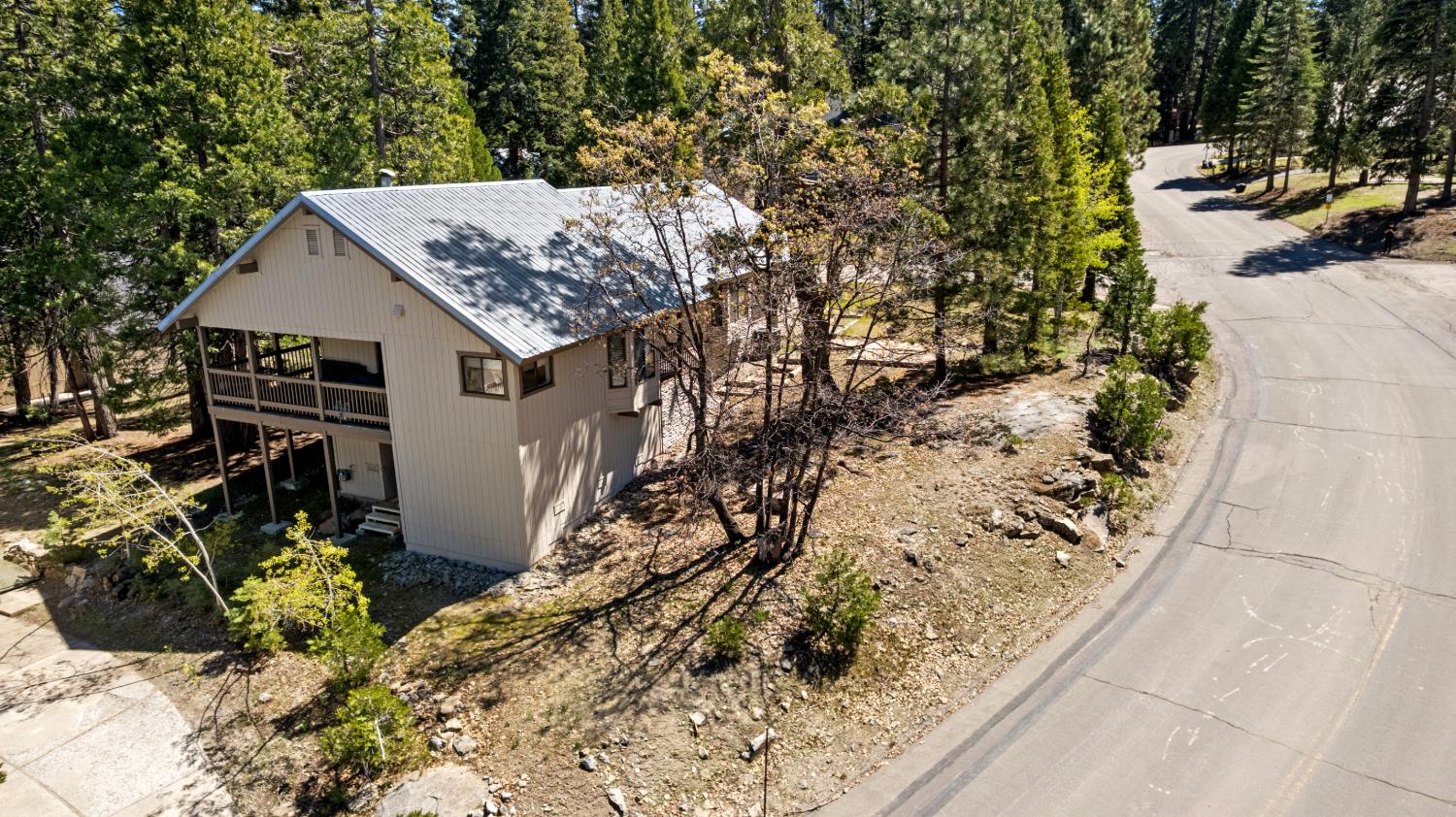 40971 Woodridge Rd, Shaver Lake, CA 93664