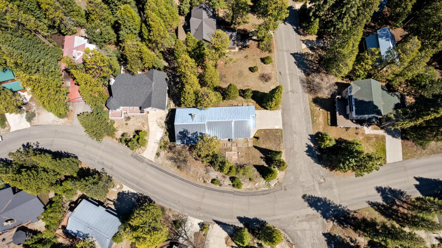 40971 Woodridge Rd, Shaver Lake, CA 93664