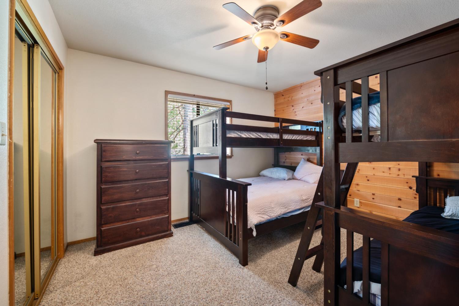 40971 Woodridge Rd, Shaver Lake, CA 93664