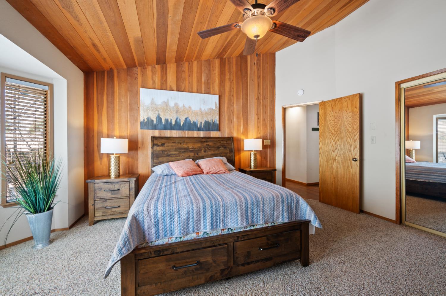 40971 Woodridge Rd, Shaver Lake, CA 93664