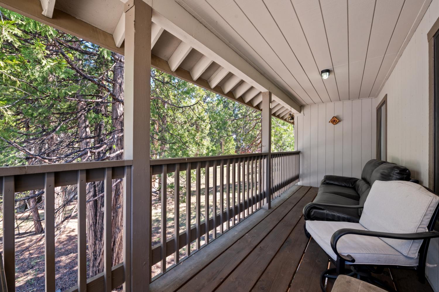 40971 Woodridge Rd, Shaver Lake, CA 93664
