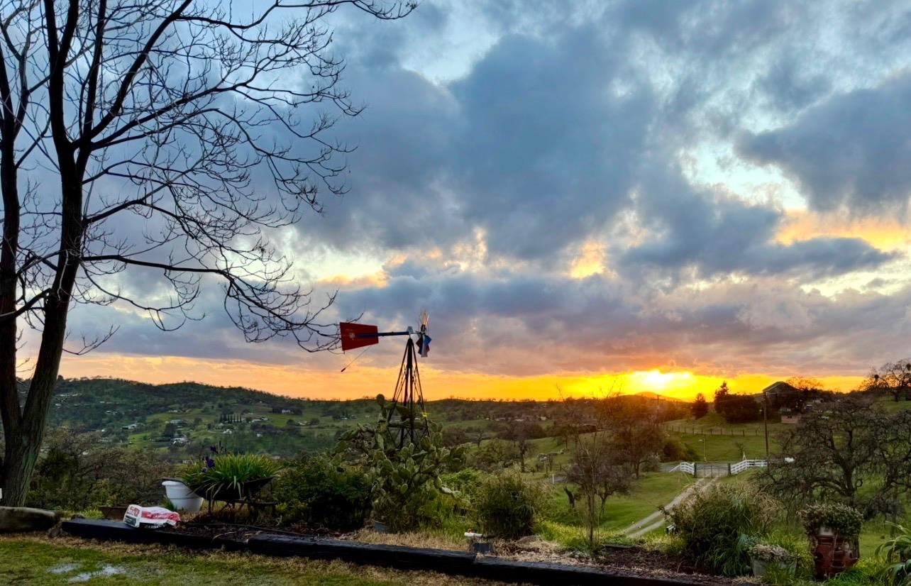 34141 Bronco Ln, Yokuts Valley, CA 93675