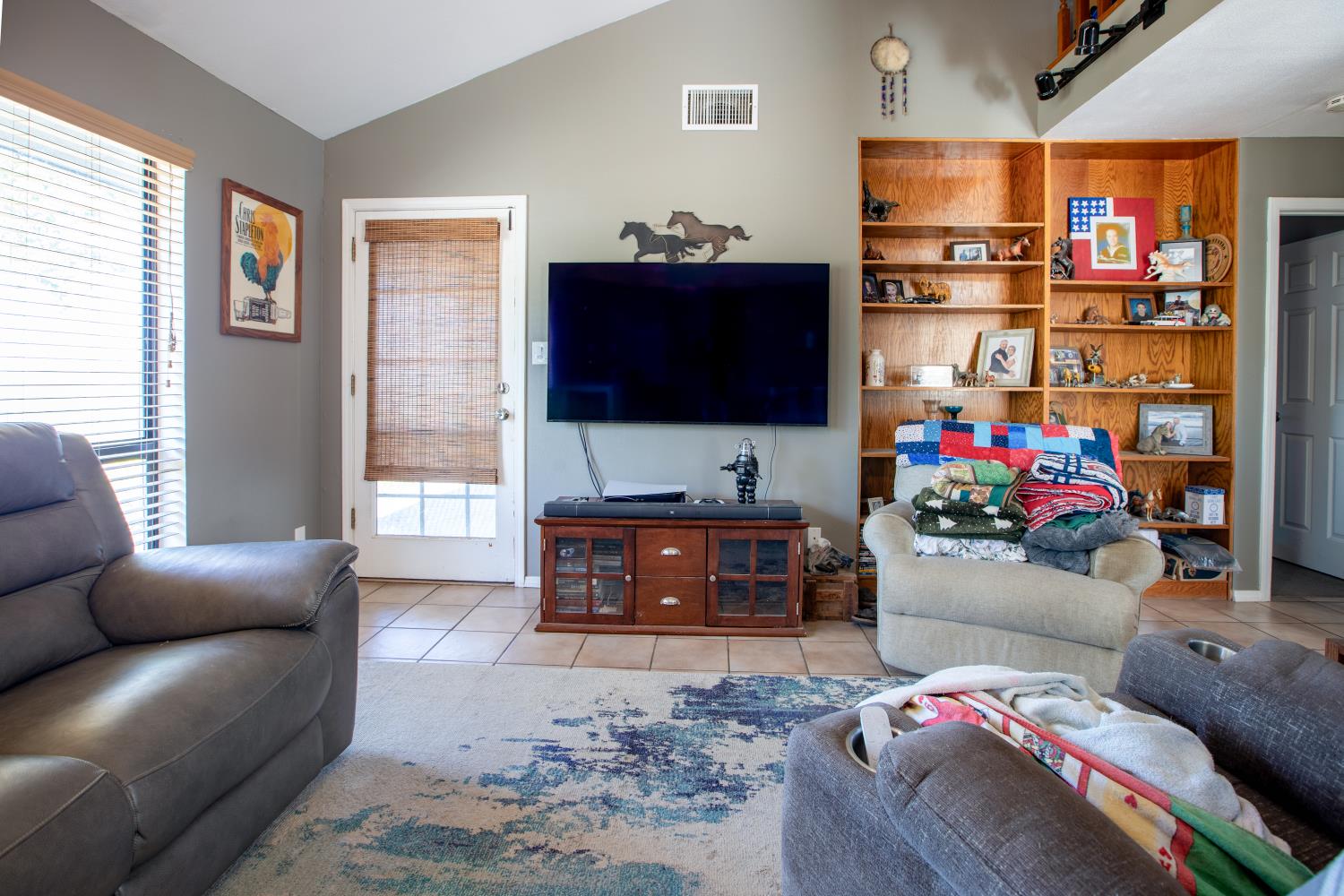 34141 Bronco Ln, Yokuts Valley, CA 93675