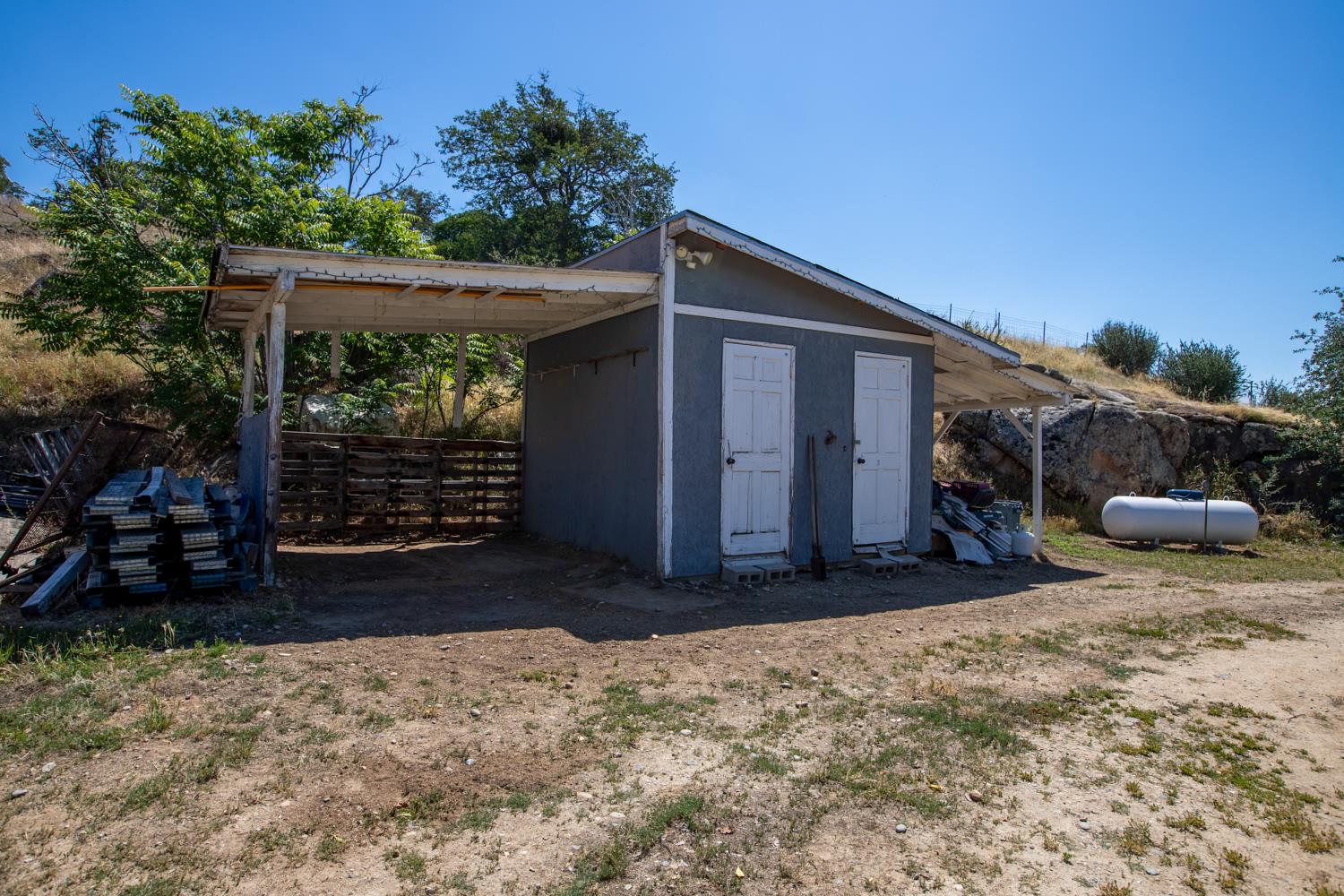 34141 Bronco Ln, Yokuts Valley, CA 93675