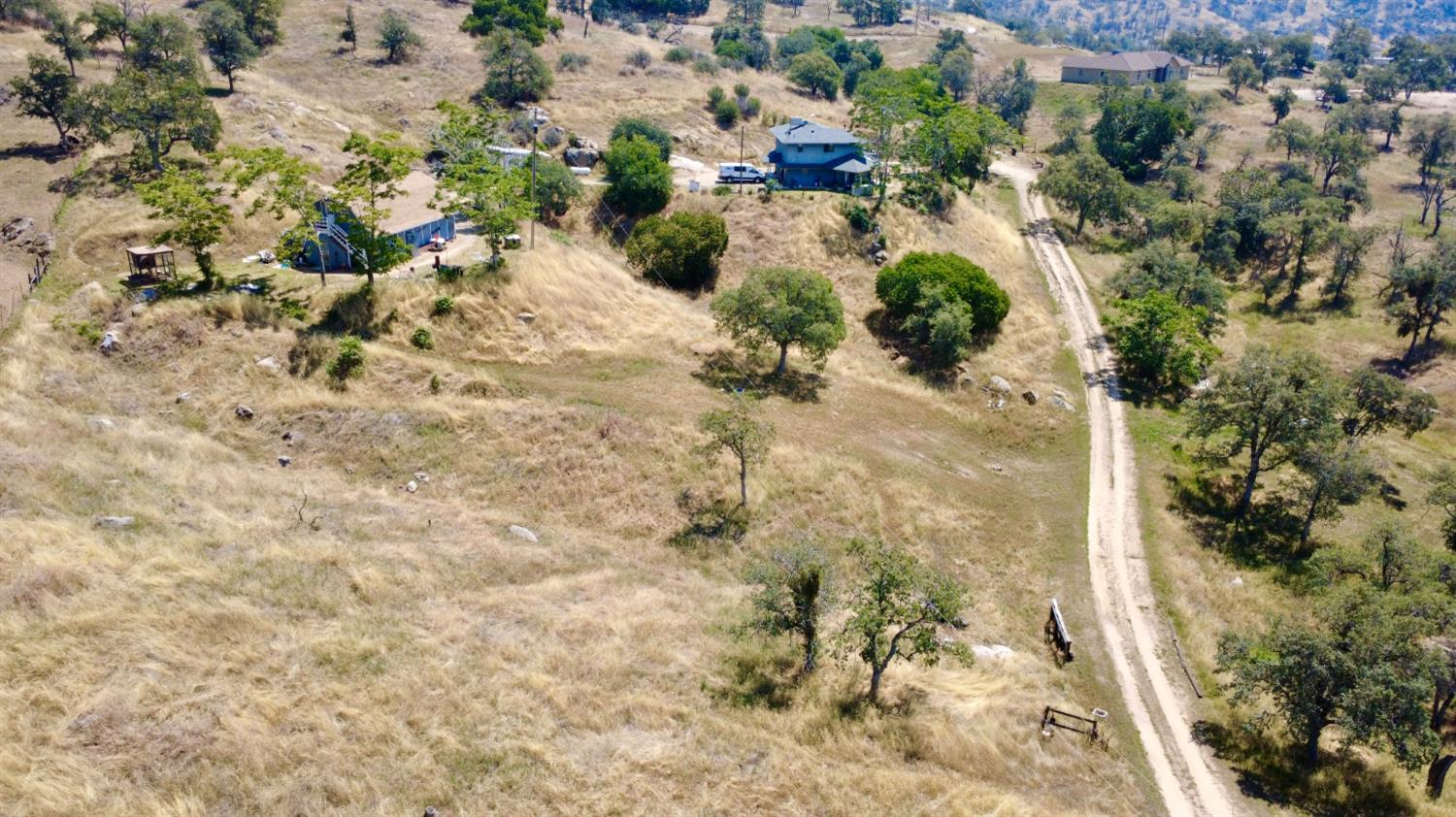 34141 Bronco Ln, Yokuts Valley, CA 93675