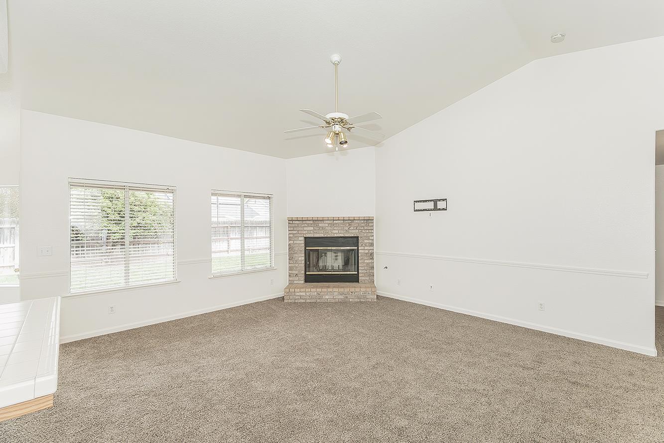 5906 W Paul Ave, Fresno, CA 93722