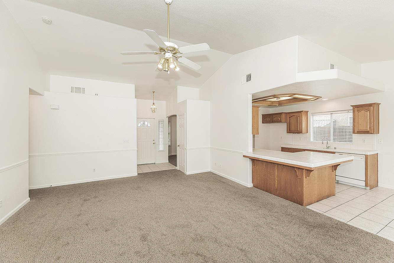 5906 W Paul Ave, Fresno, CA 93722
