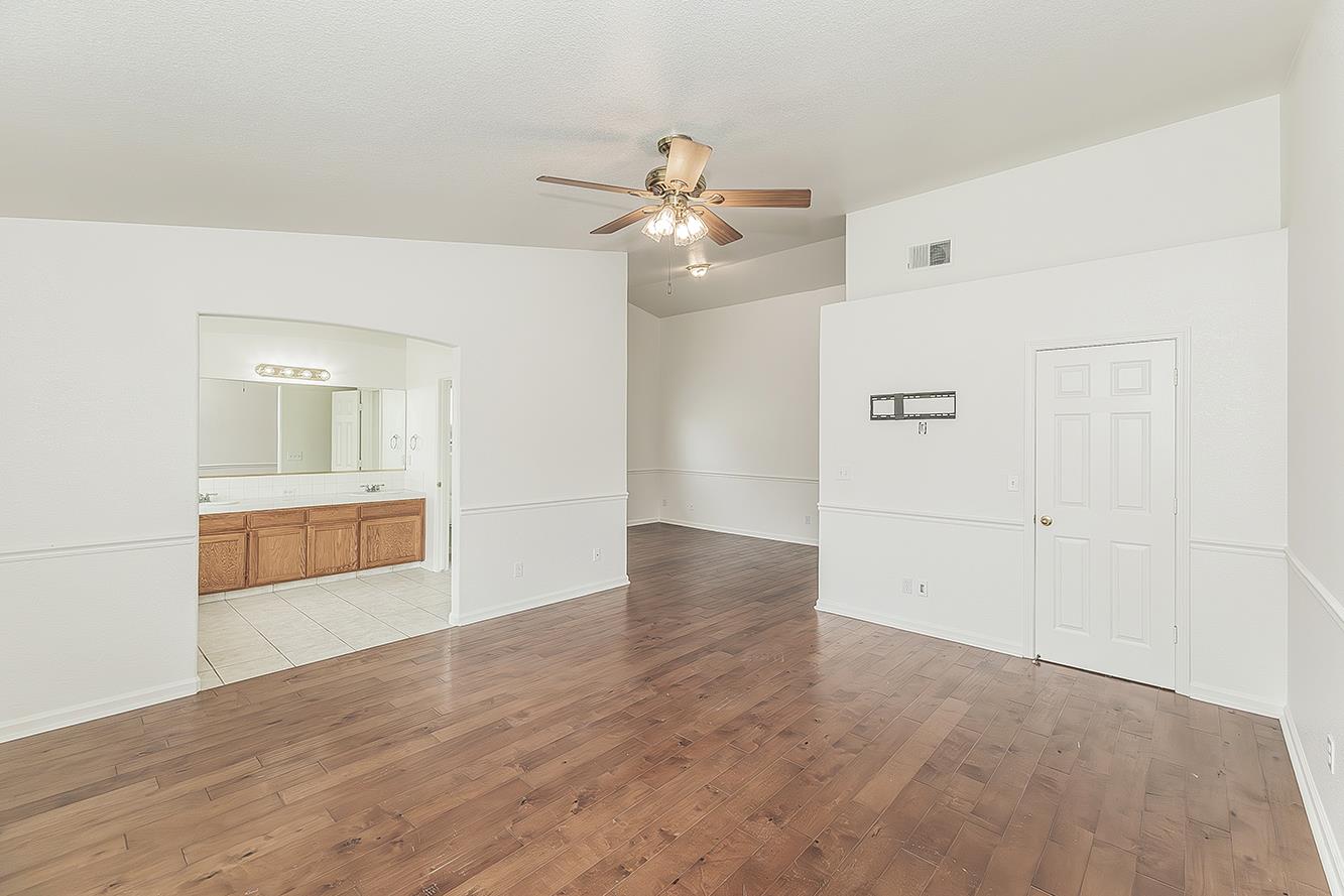 5906 W Paul Ave, Fresno, CA 93722