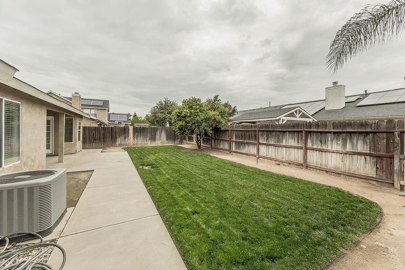 5906 W Paul Ave, Fresno, CA 93722