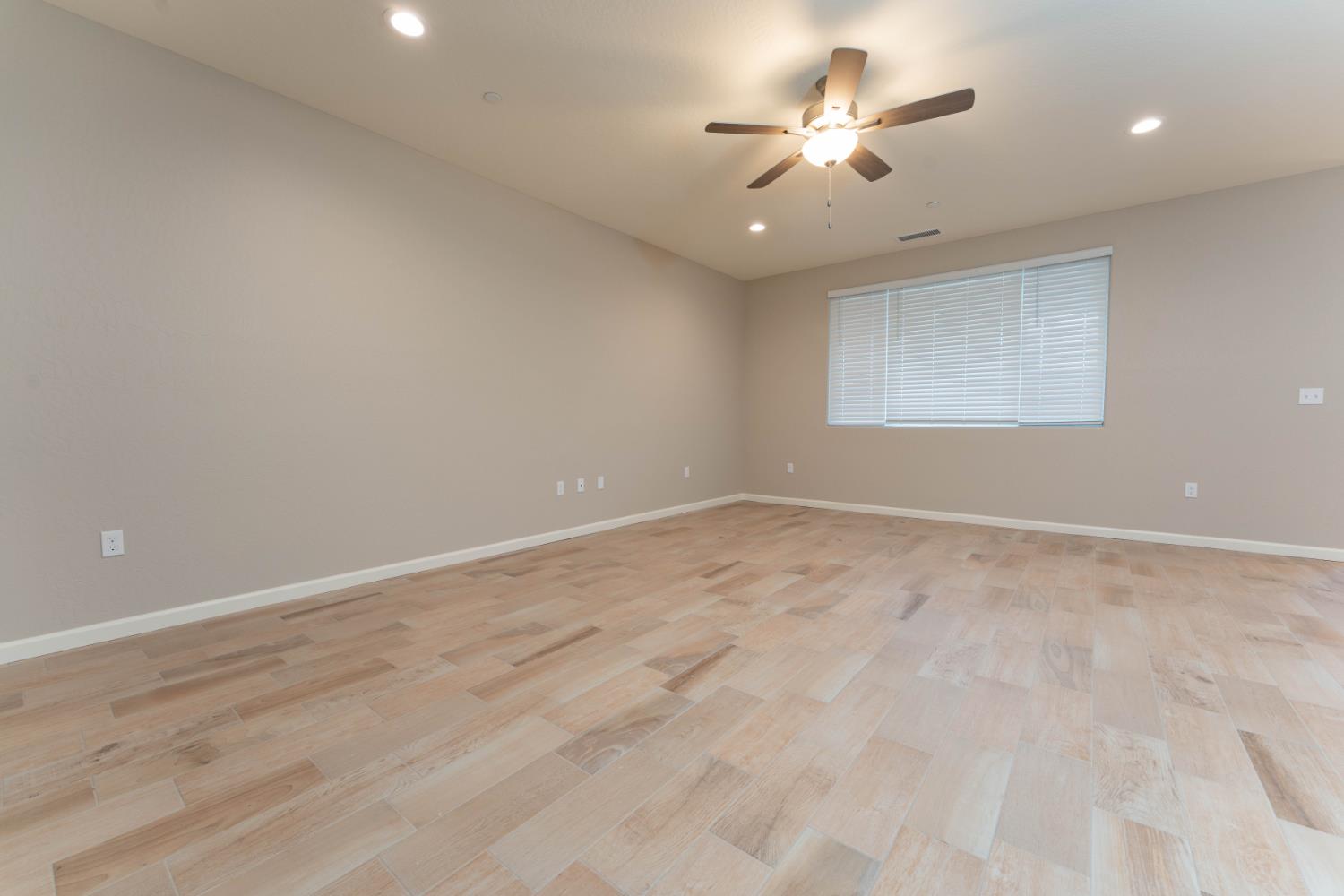 30480 Bellwood Rd, Visalia, CA 93291